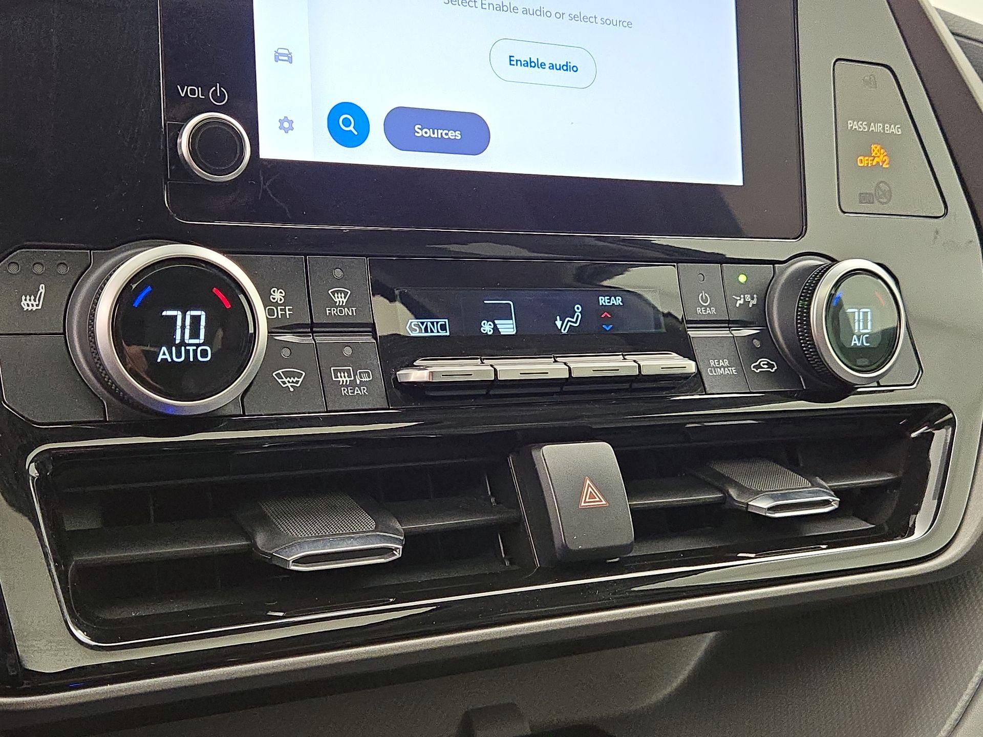 Thumbnail: 2023 Toyota Highlander - 16