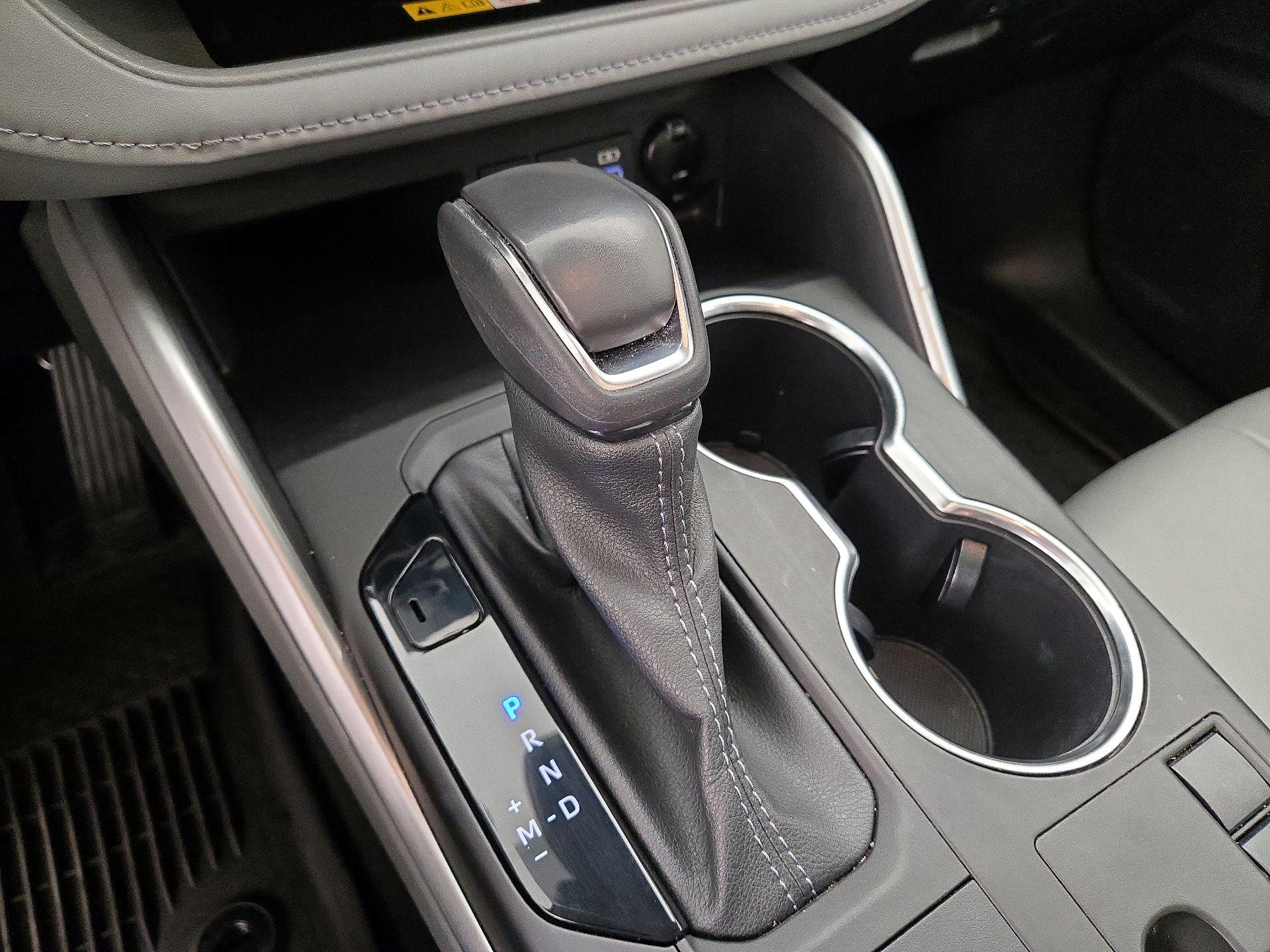 Thumbnail: 2023 Toyota Highlander - 17