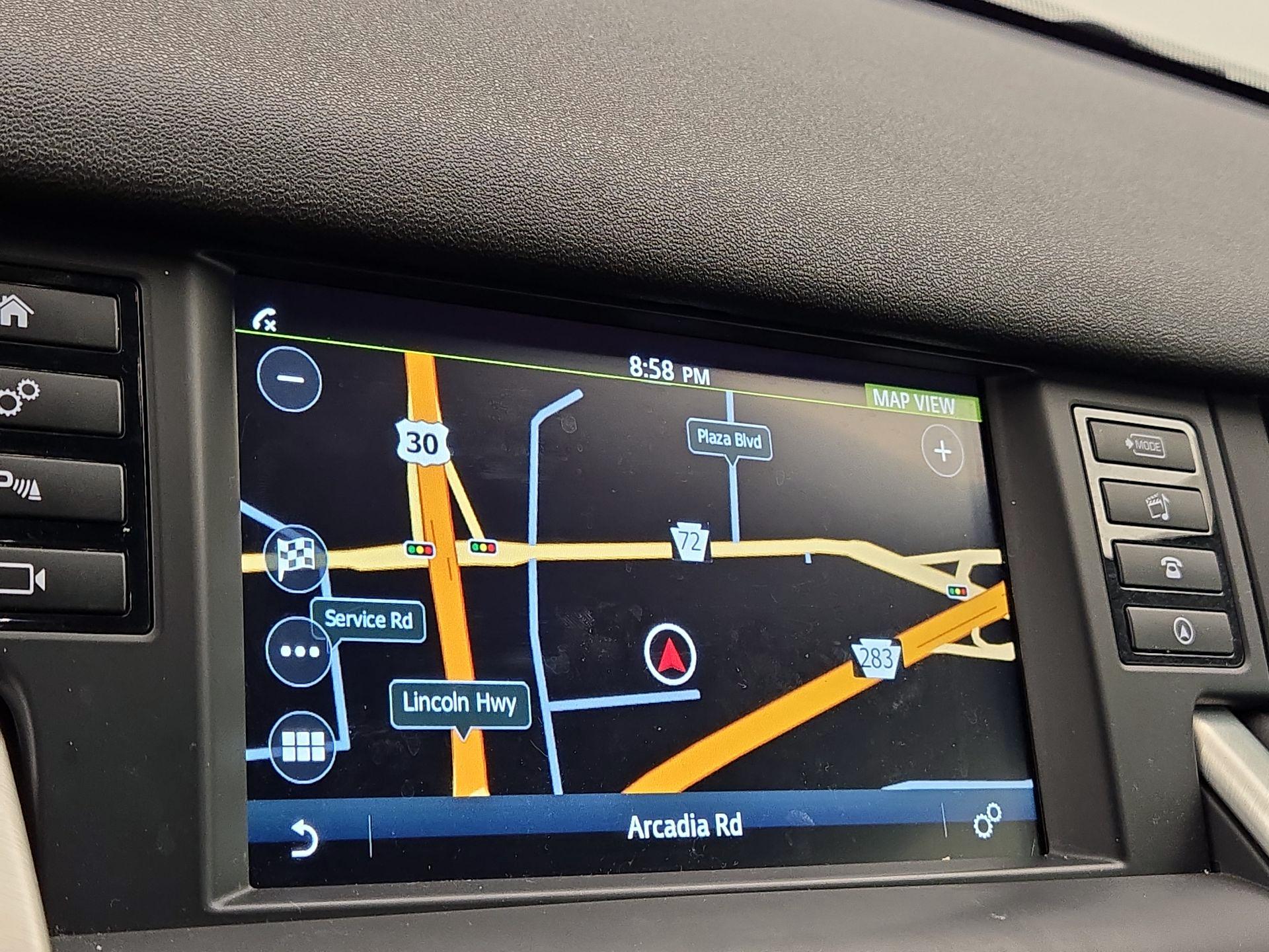 Thumbnail: 2019 Land Rover Discovery Sport - 13