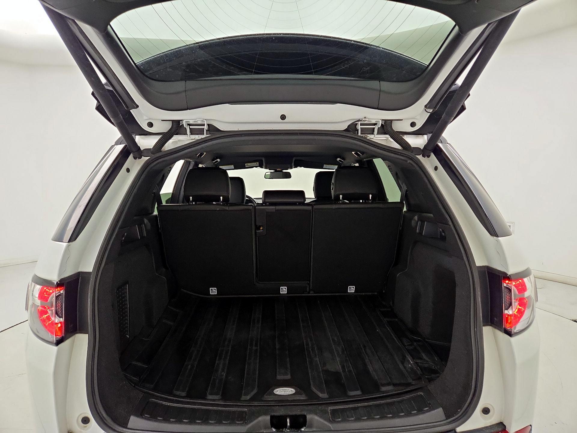 Thumbnail: 2019 Land Rover Discovery Sport - 20