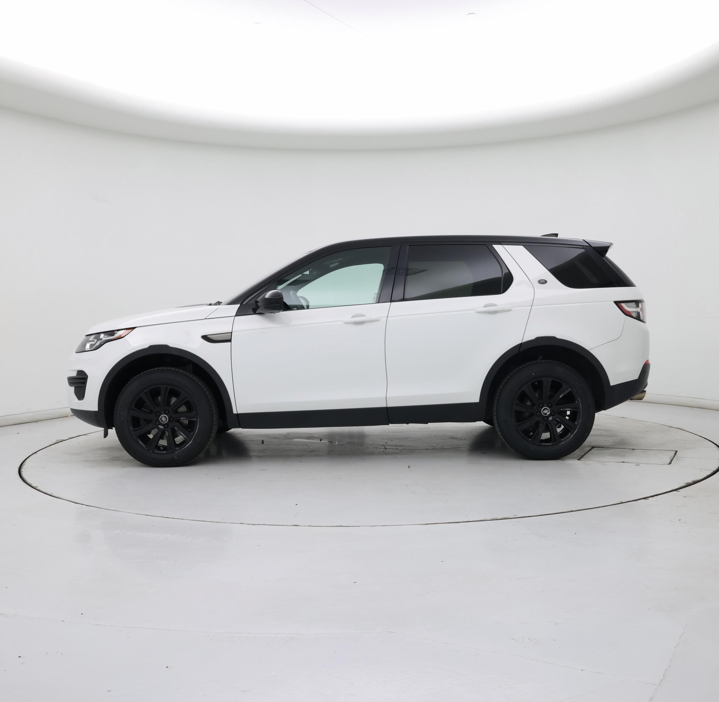 Thumbnail: 2019 Land Rover Discovery Sport - 3