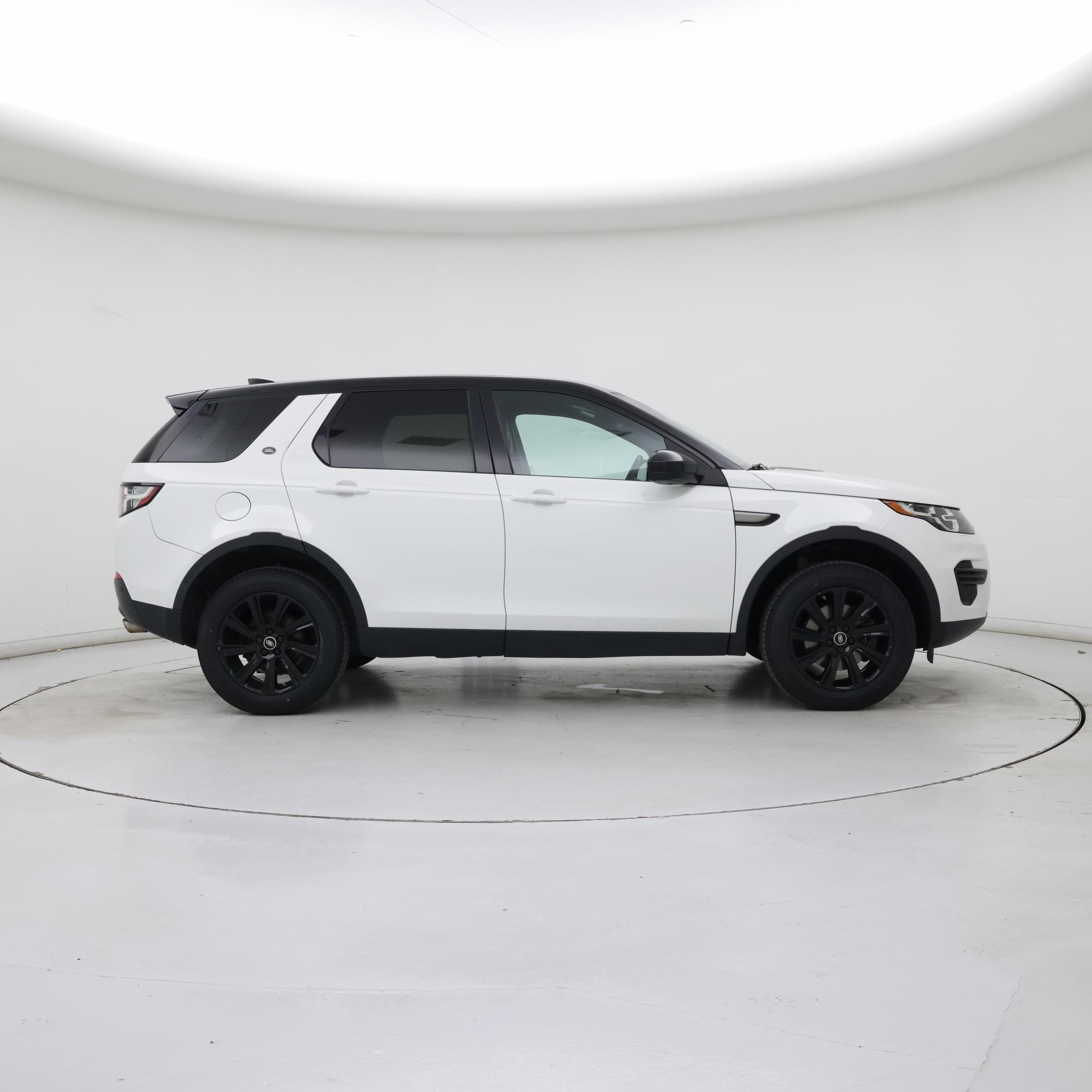 Thumbnail: 2019 Land Rover Discovery Sport - 7