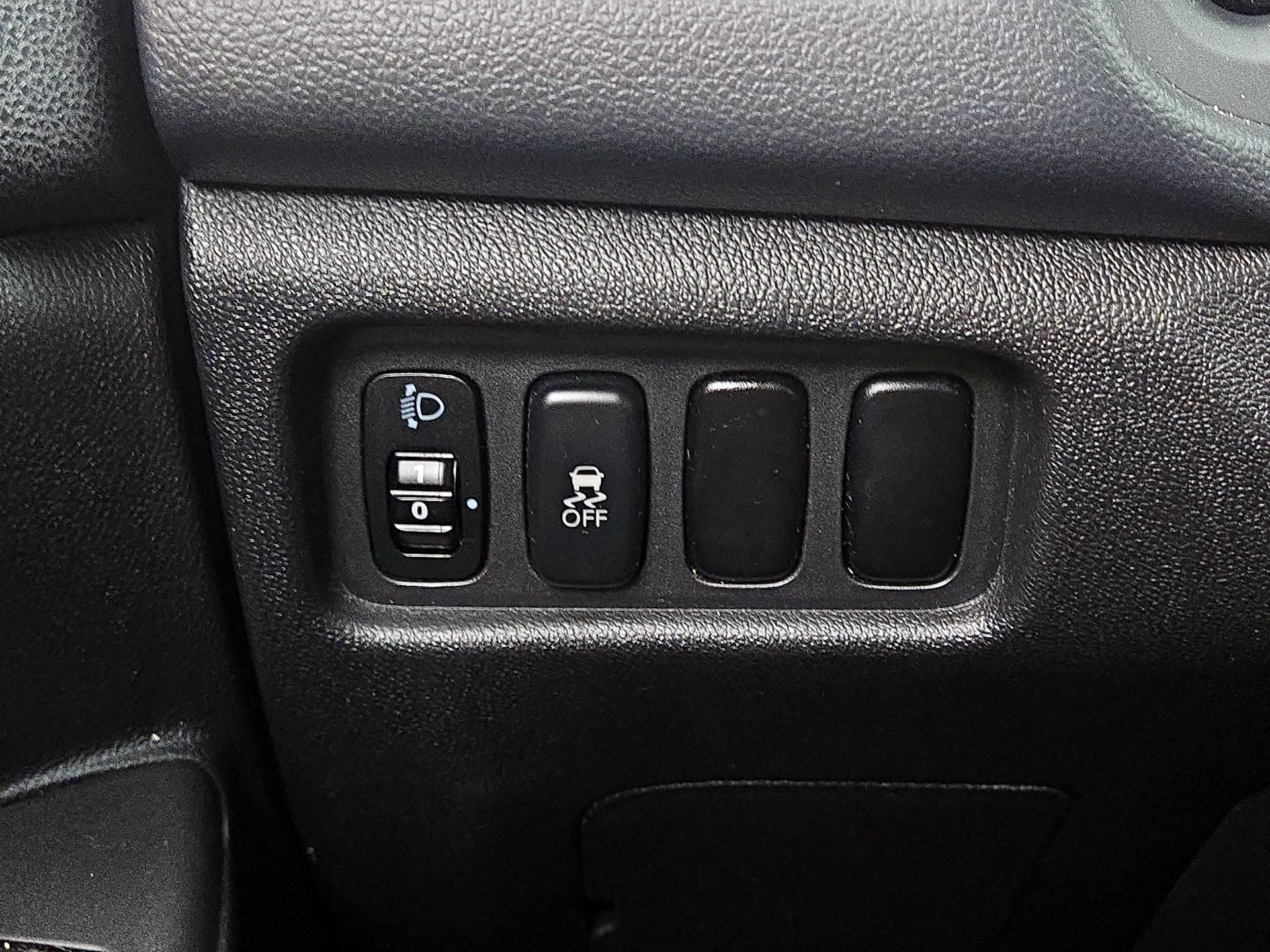 Thumbnail: 2014 Mitsubishi Outlander Sport - 13