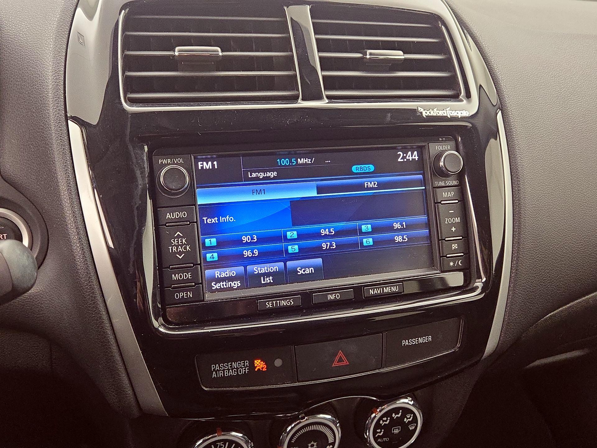 Thumbnail: 2014 Mitsubishi Outlander Sport - 15