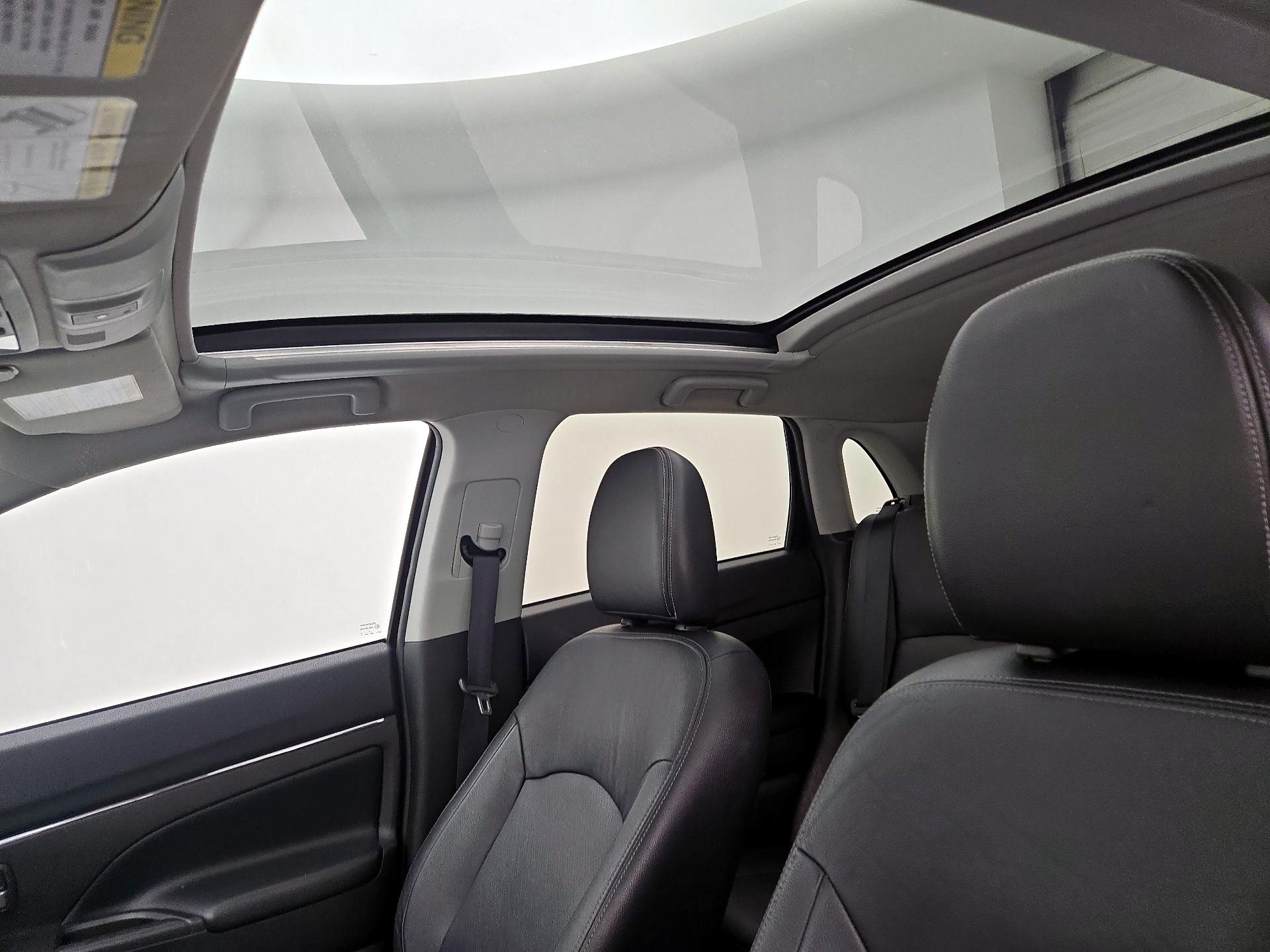 Thumbnail: 2014 Mitsubishi Outlander Sport - 18