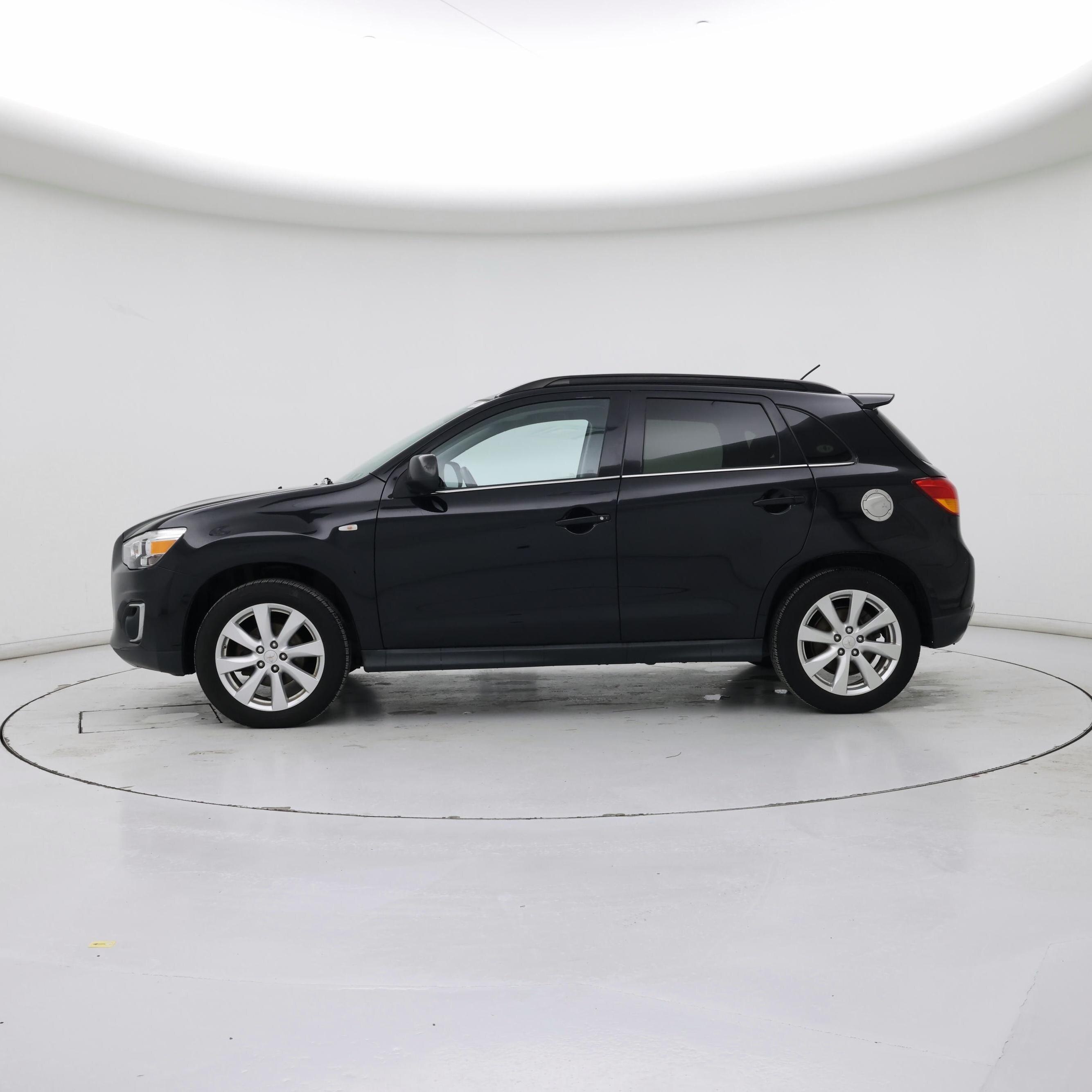 Thumbnail: 2014 Mitsubishi Outlander Sport - 3