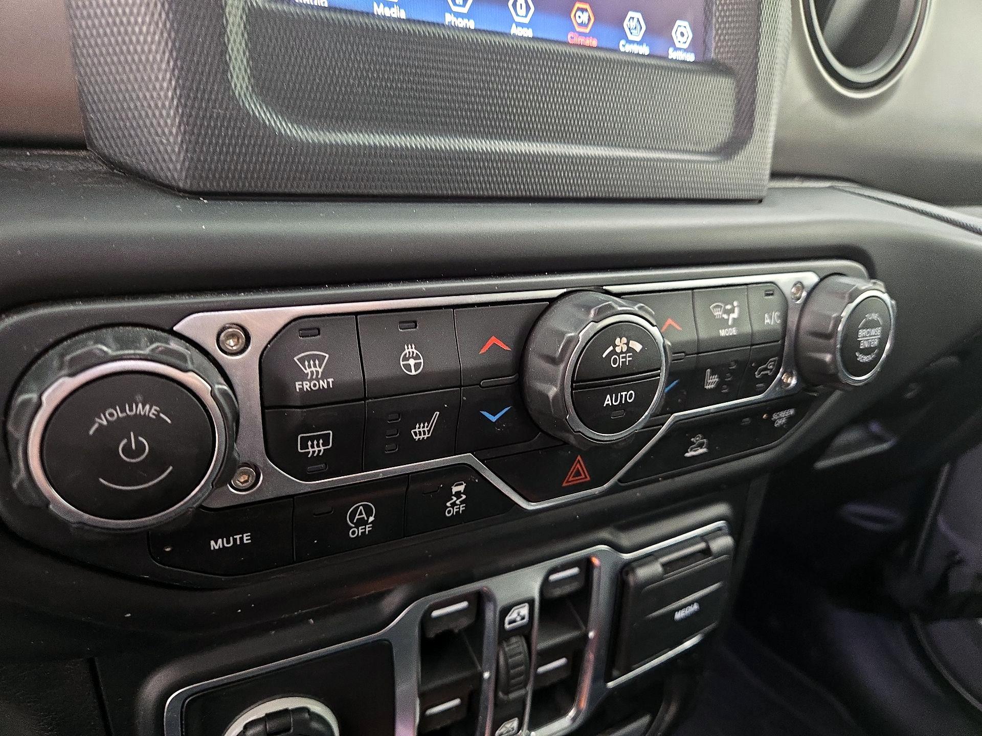 Thumbnail: 2020 Jeep Gladiator - 16