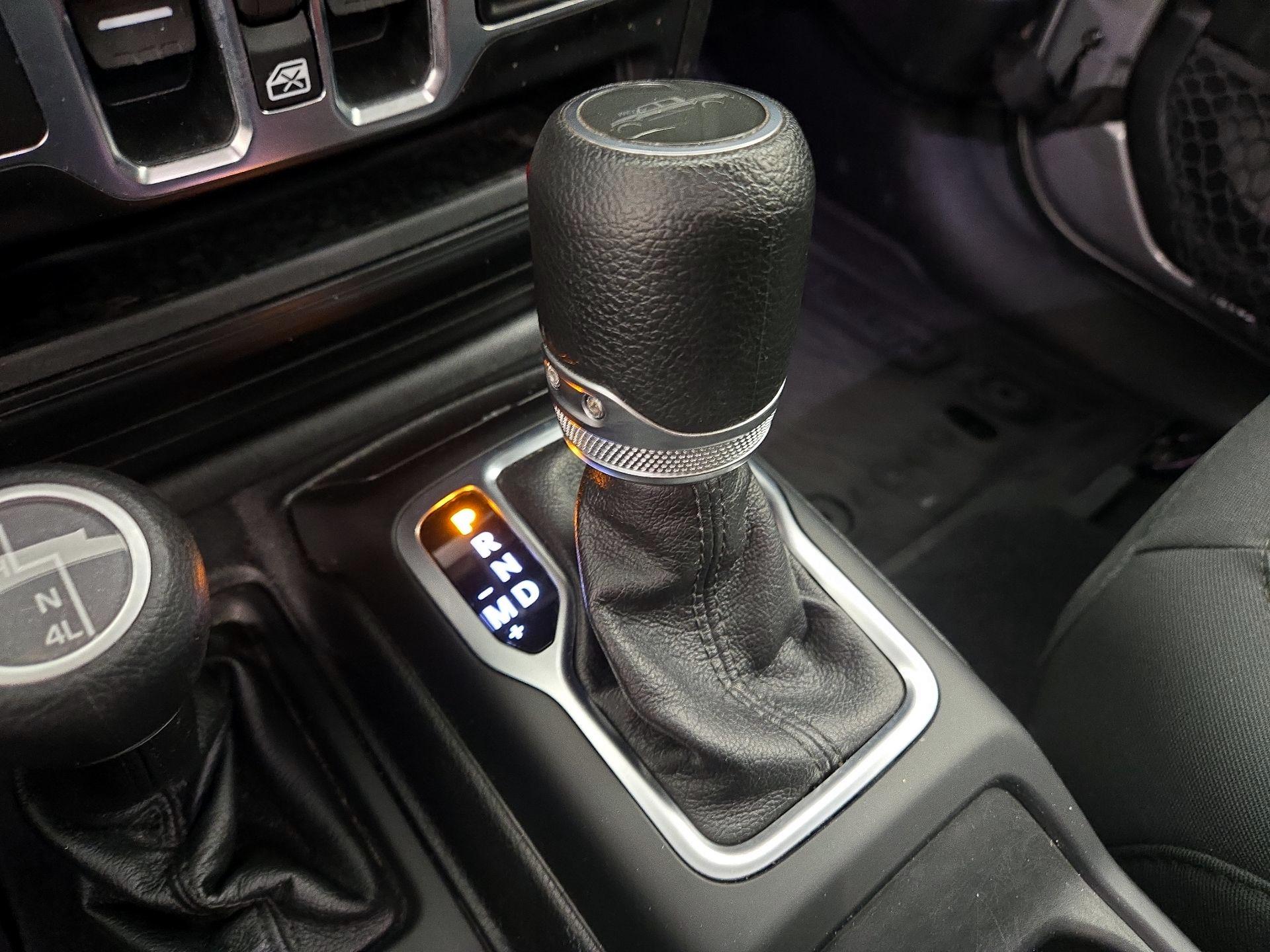 Thumbnail: 2020 Jeep Gladiator - 17