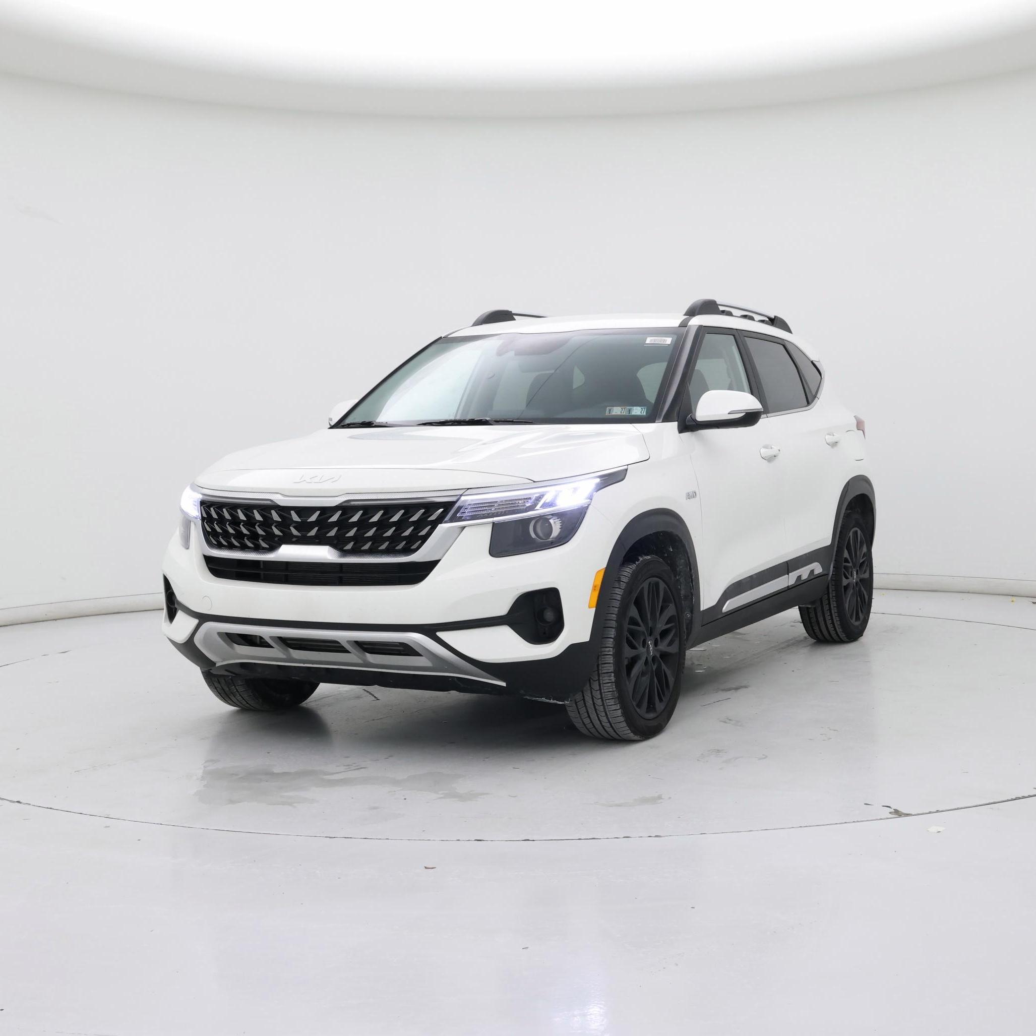 Thumbnail: 2023 Kia Seltos - 4