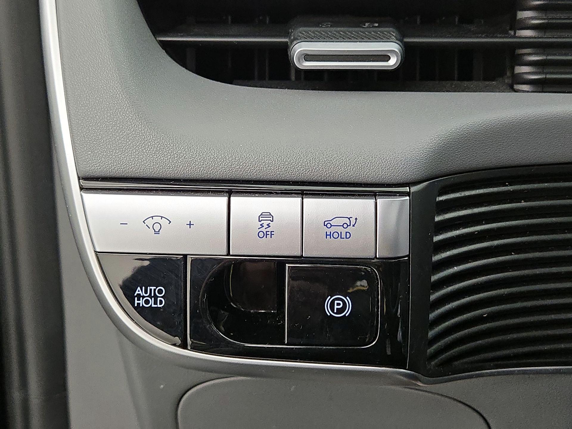 Thumbnail: 2022 Hyundai Ioniq 5 - 13