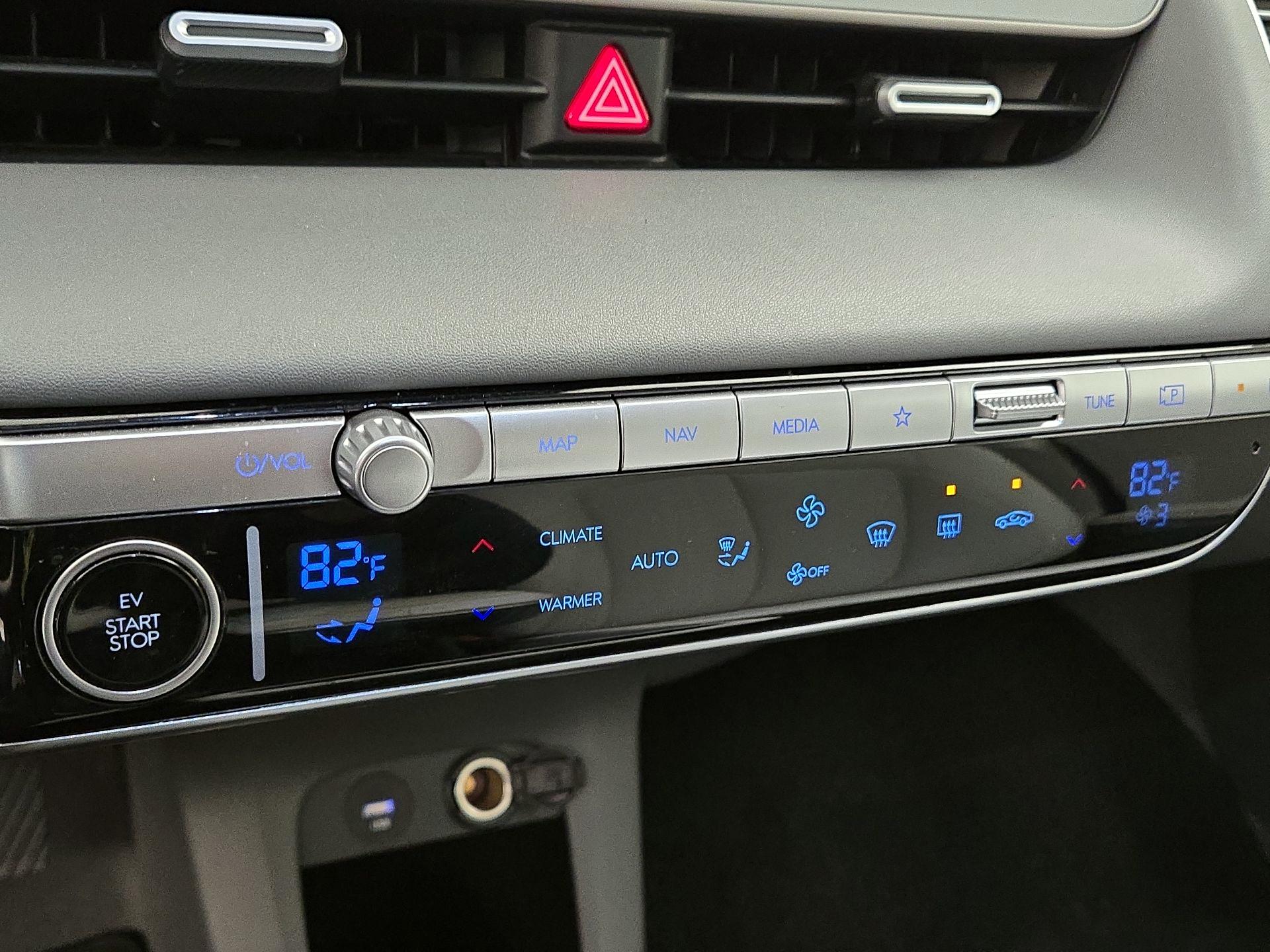 Thumbnail: 2022 Hyundai Ioniq 5 - 16