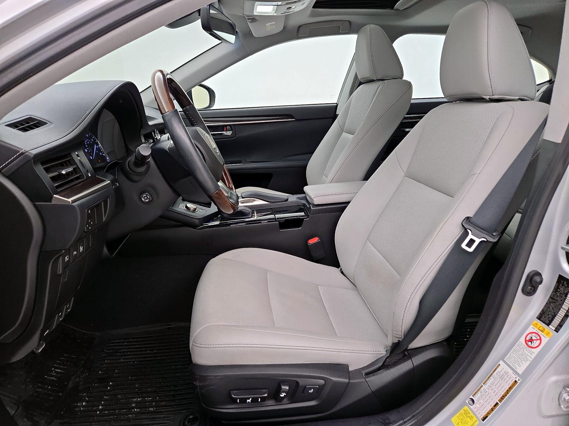 Thumbnail: 2018 Lexus ES - 11