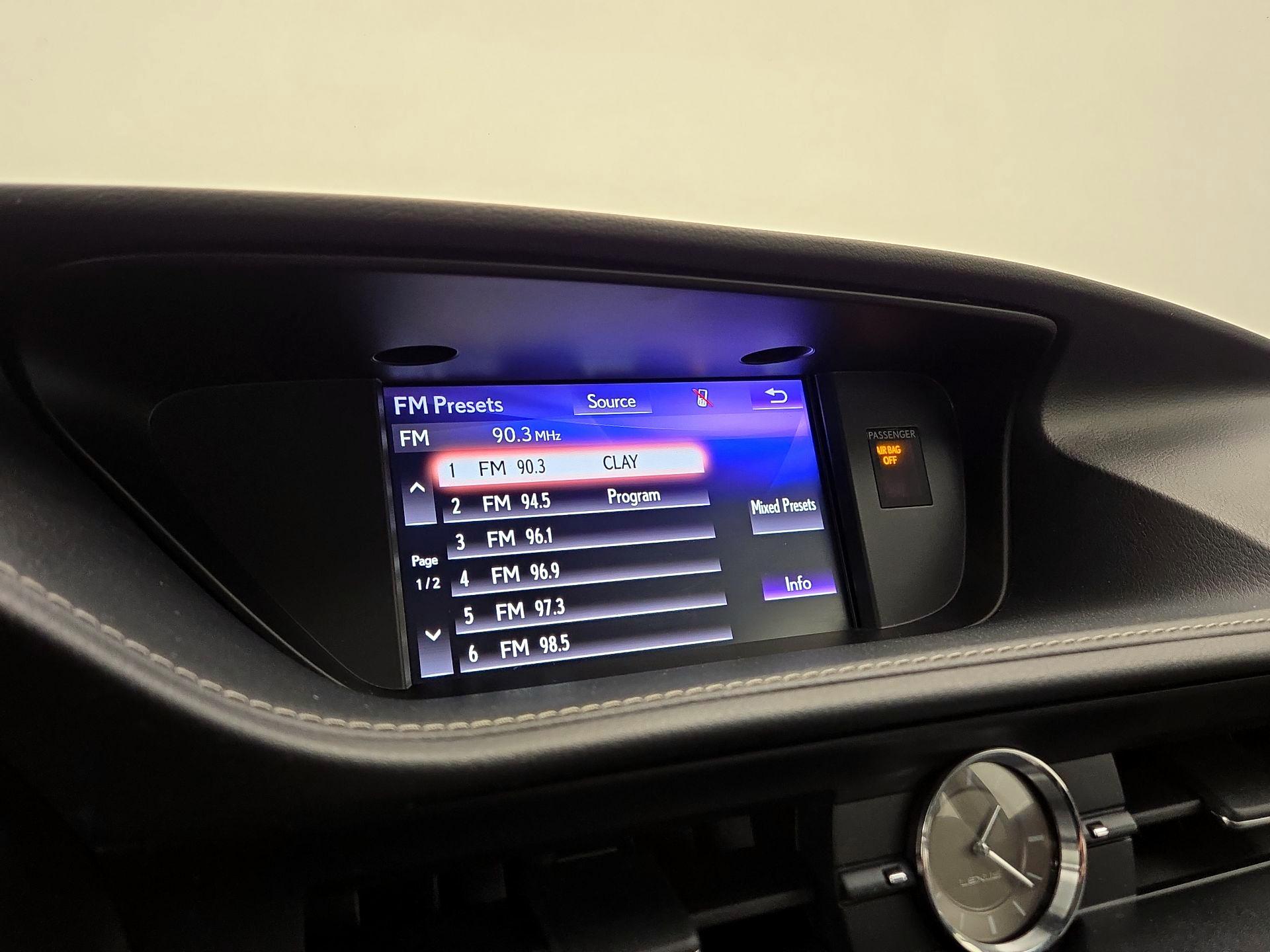 Thumbnail: 2018 Lexus ES - 16