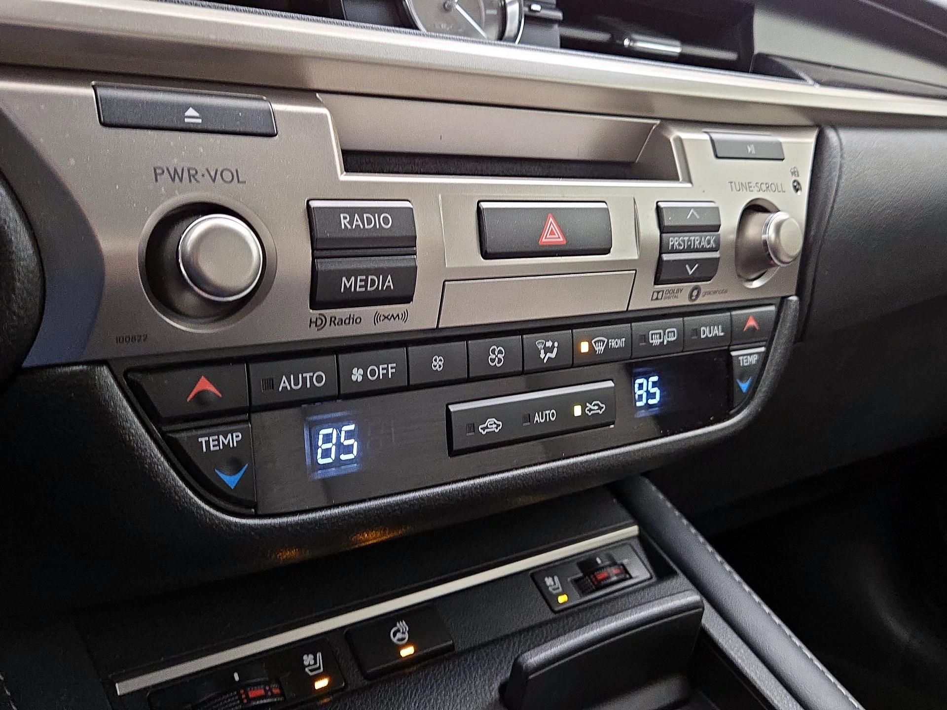 Thumbnail: 2018 Lexus ES - 17