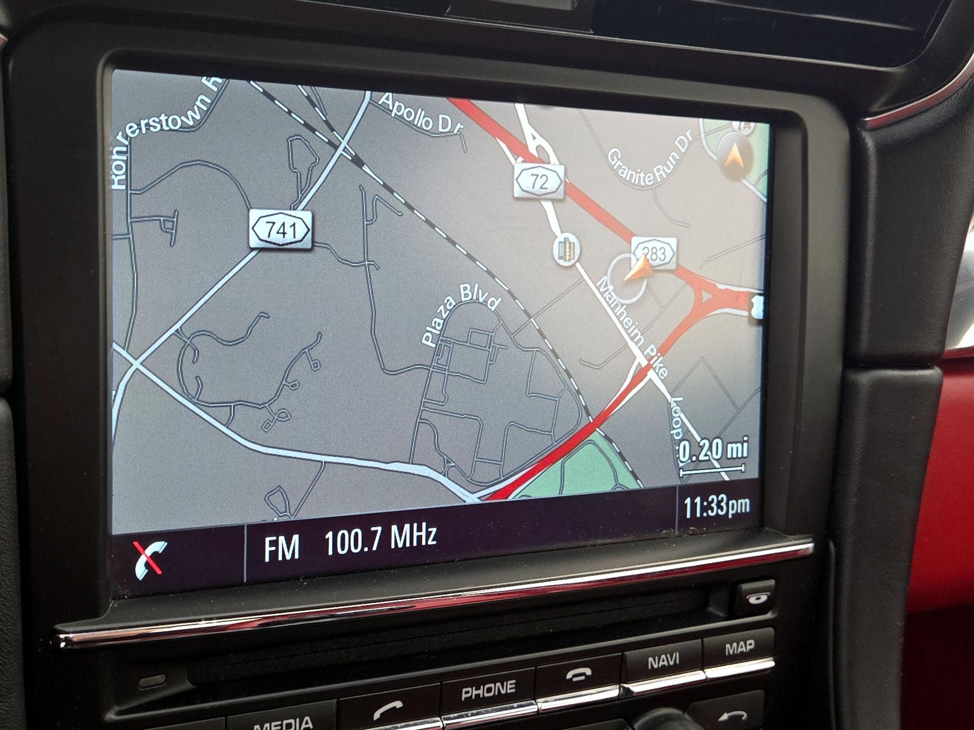 Thumbnail: 2016 Porsche 911 - 13