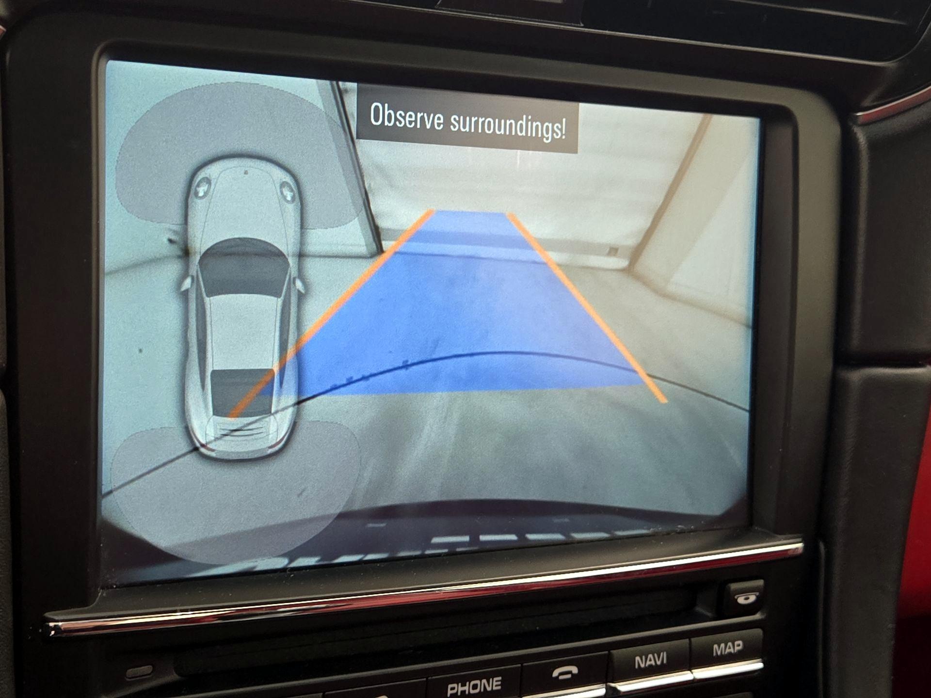 Thumbnail: 2016 Porsche 911 - 14