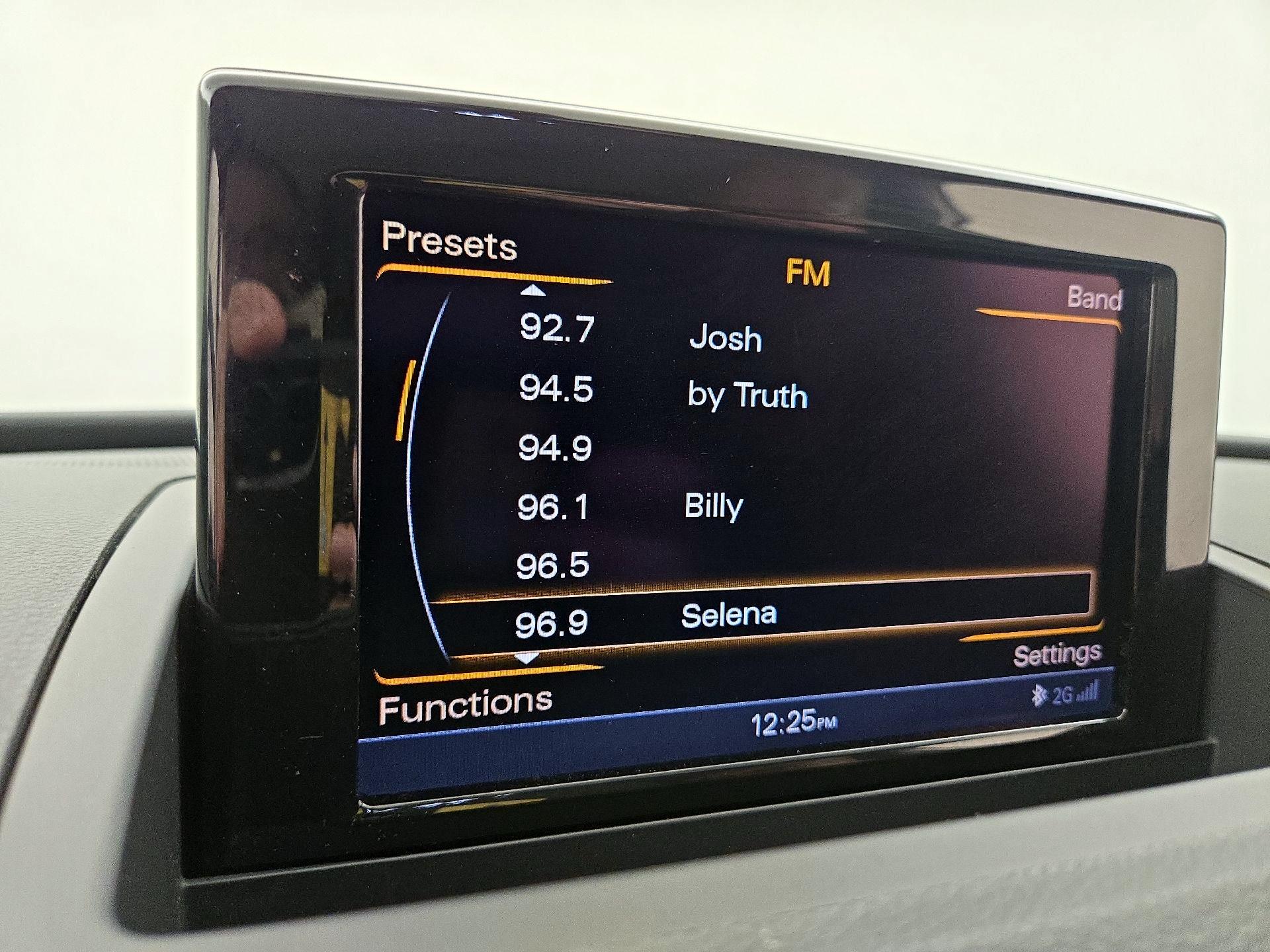 Thumbnail: 2016 Audi Q3 - 16