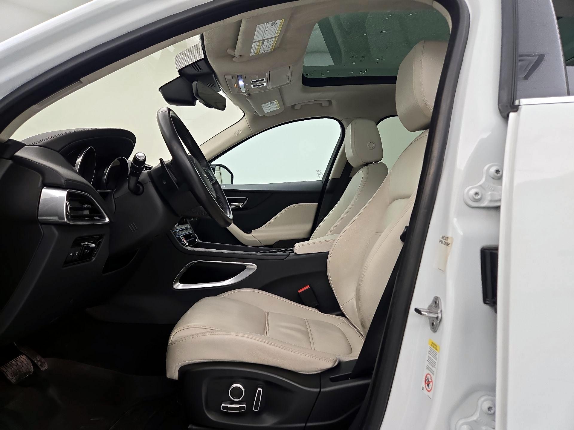 Thumbnail: 2020 Jaguar F-Pace - 11