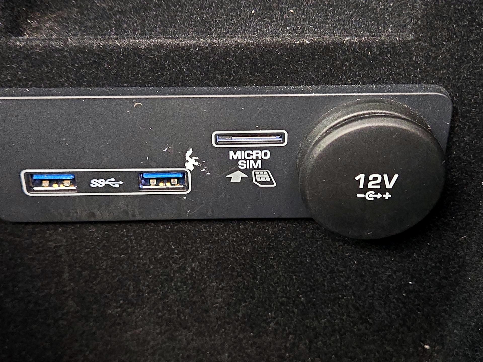 Thumbnail: 2020 Jaguar F-Pace - 18