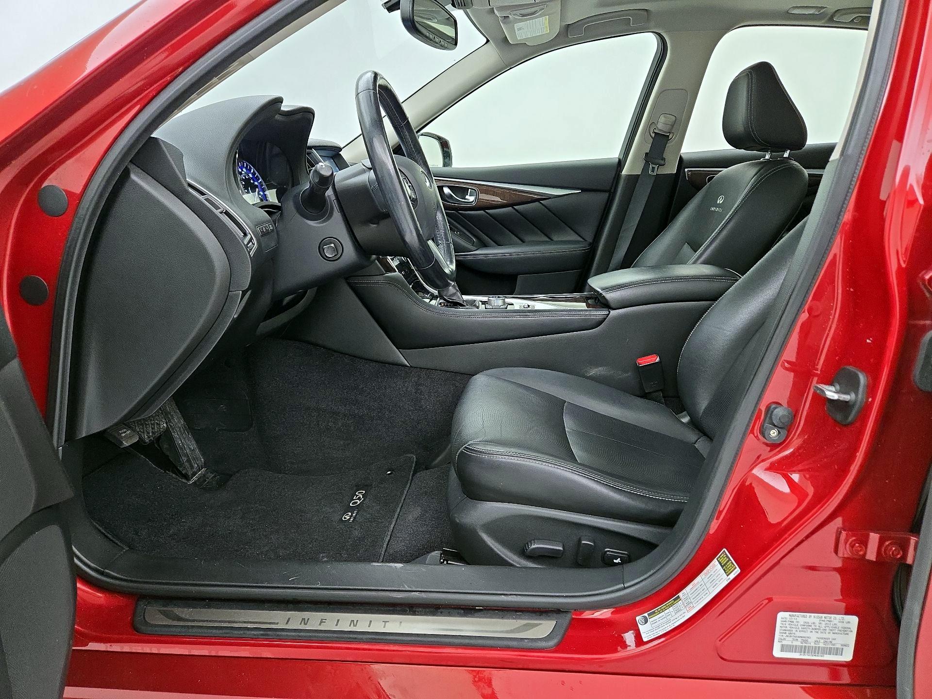 Thumbnail: 2014 INFINITI Q50 - 11