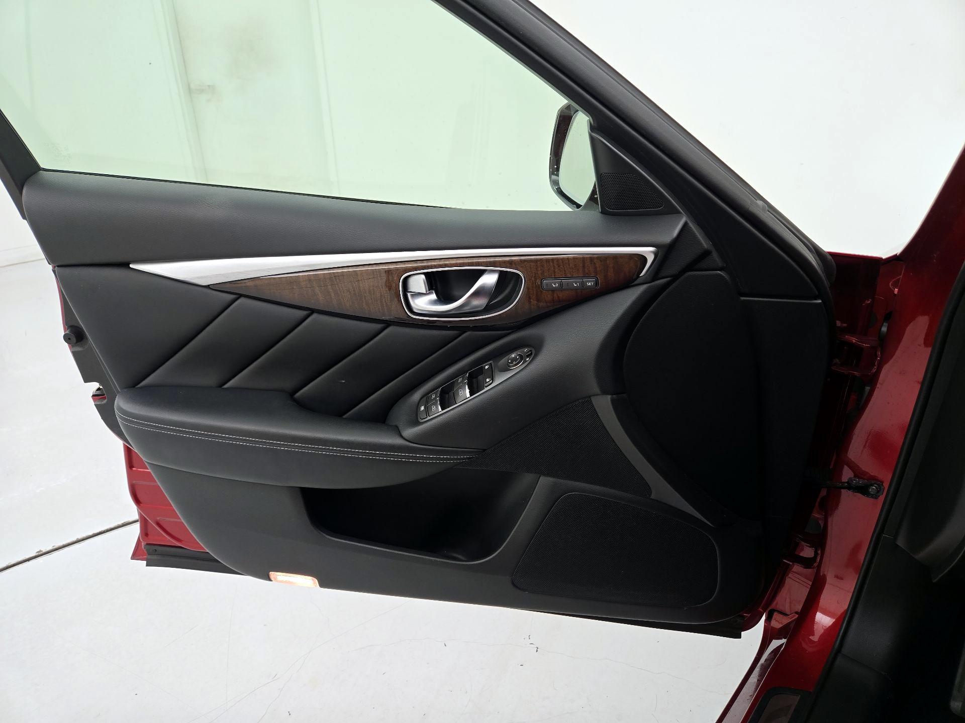 Thumbnail: 2014 INFINITI Q50 - 12