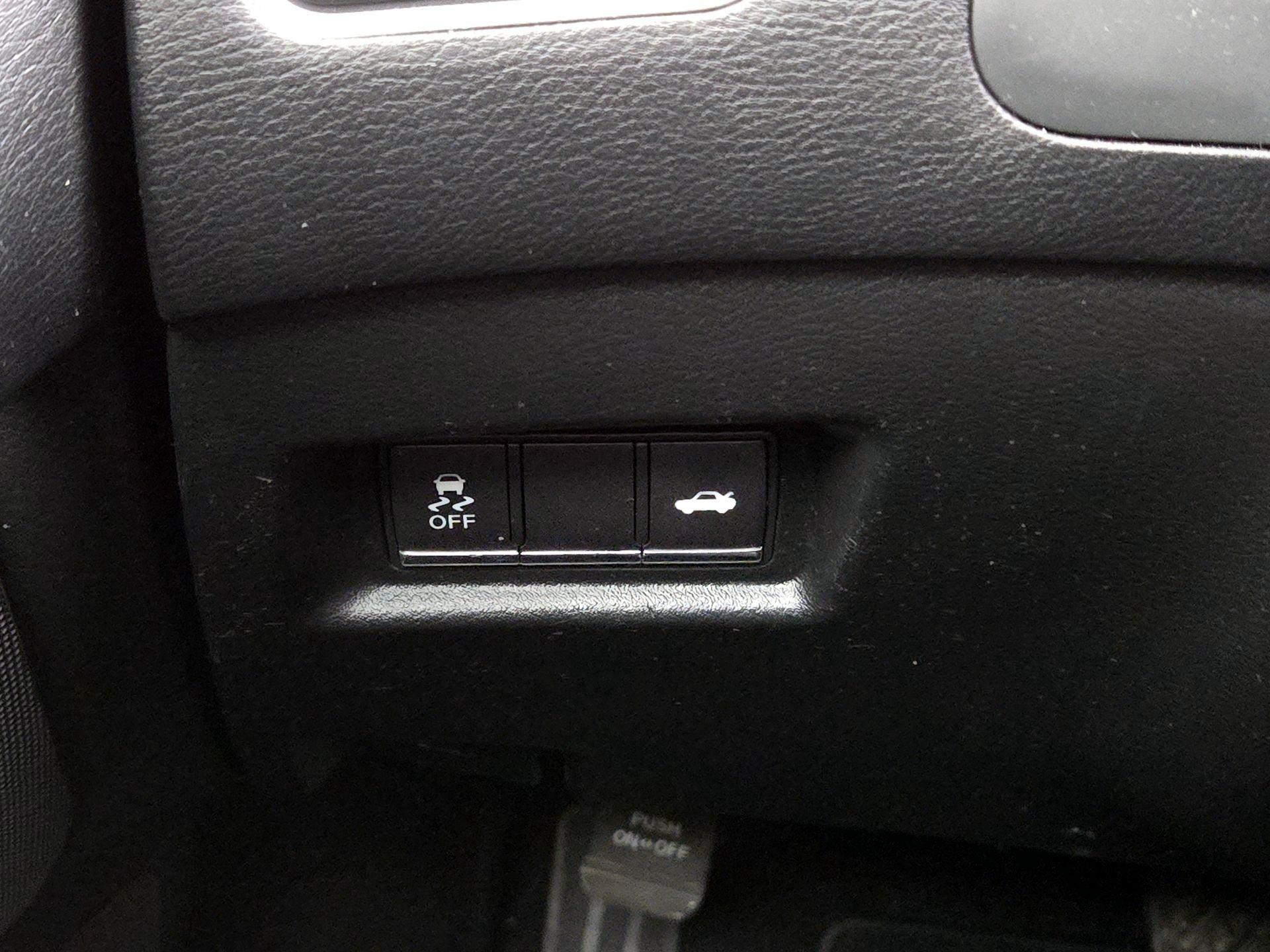 Thumbnail: 2014 INFINITI Q50 - 13