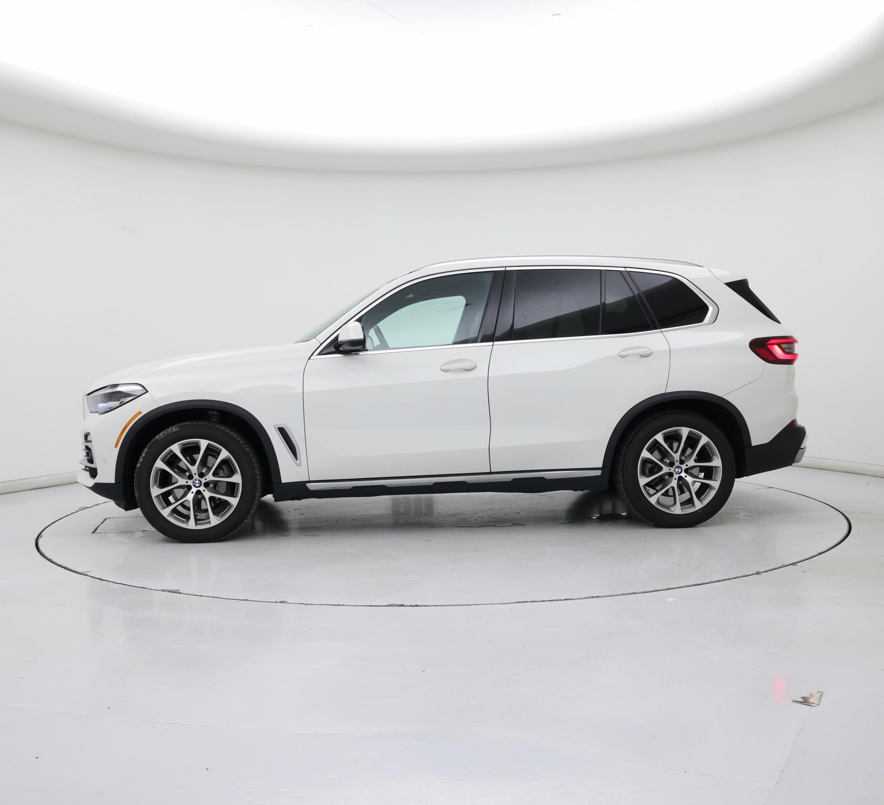 Thumbnail: 2021 BMW X5 - 3