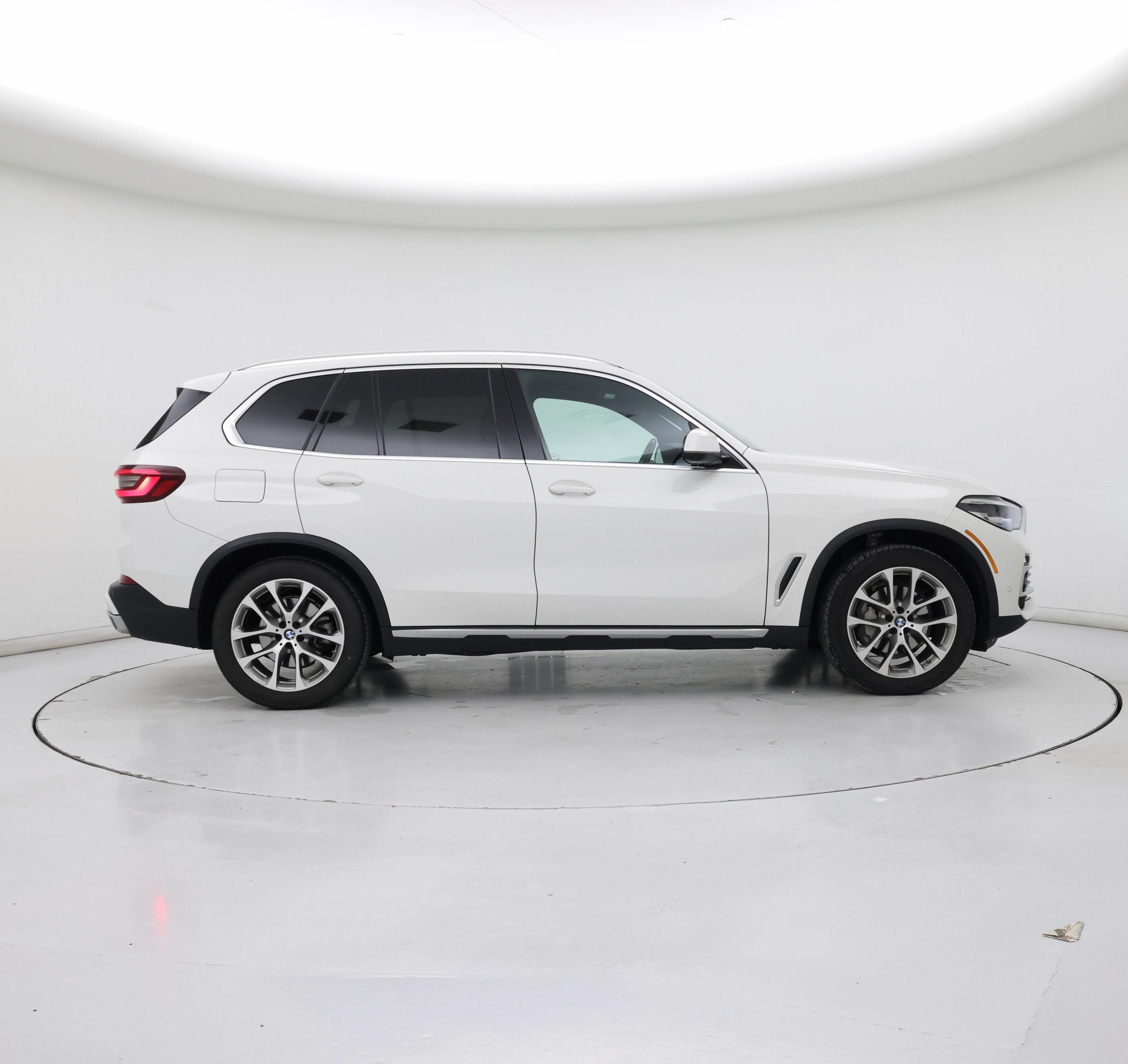 Thumbnail: 2021 BMW X5 - 7