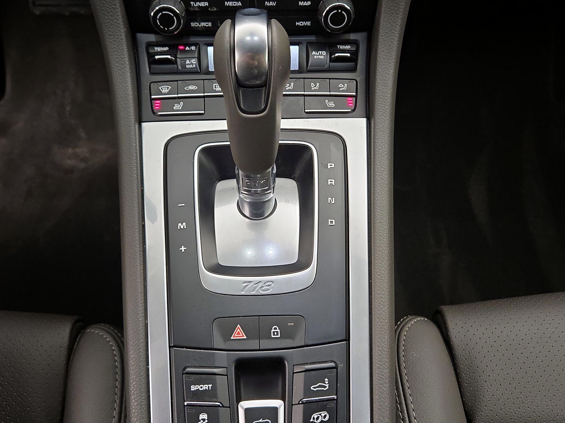 Thumbnail: 2024 Porsche 718 Boxster - 16