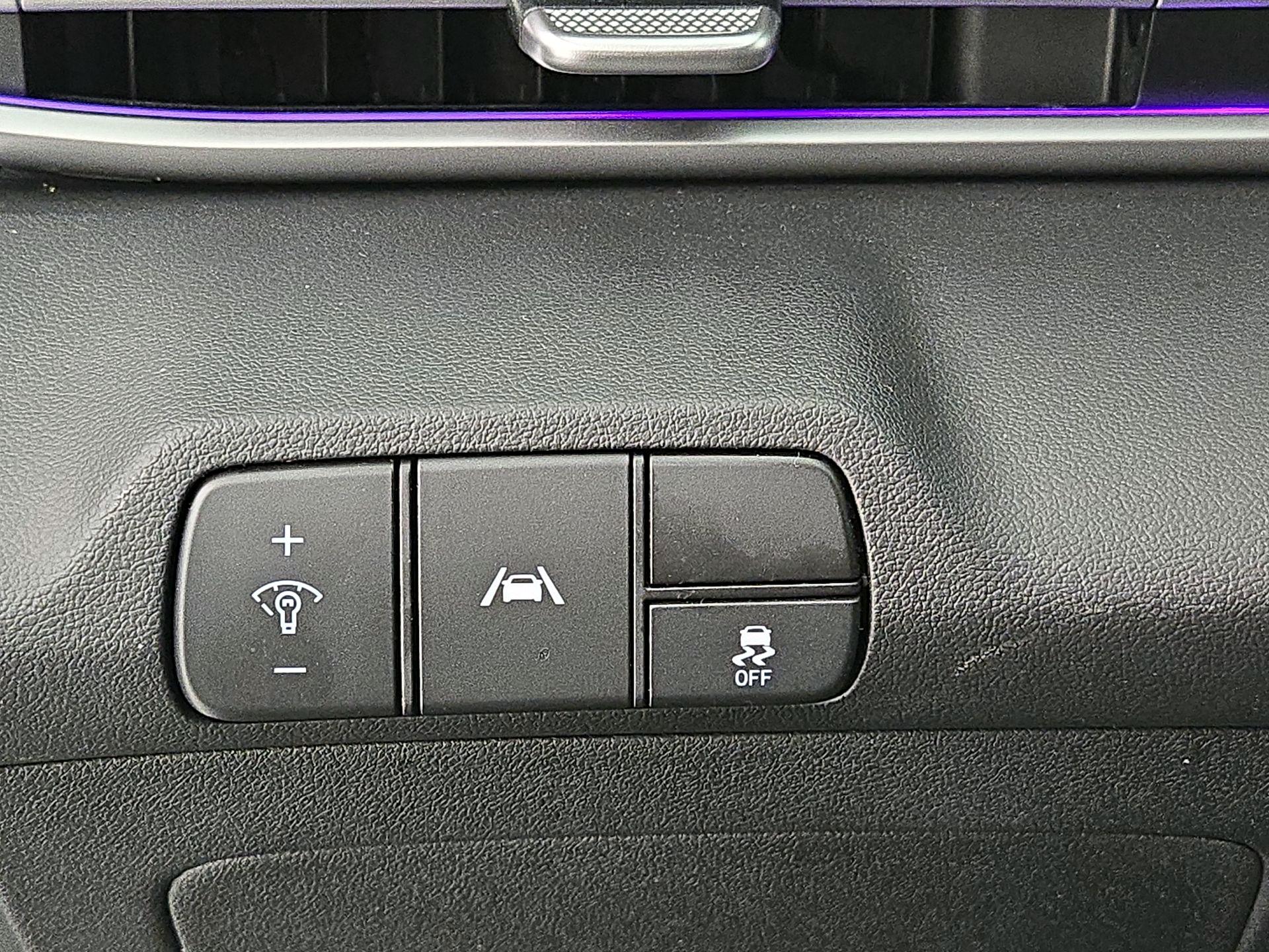 Thumbnail: 2023 Hyundai Elantra - 13