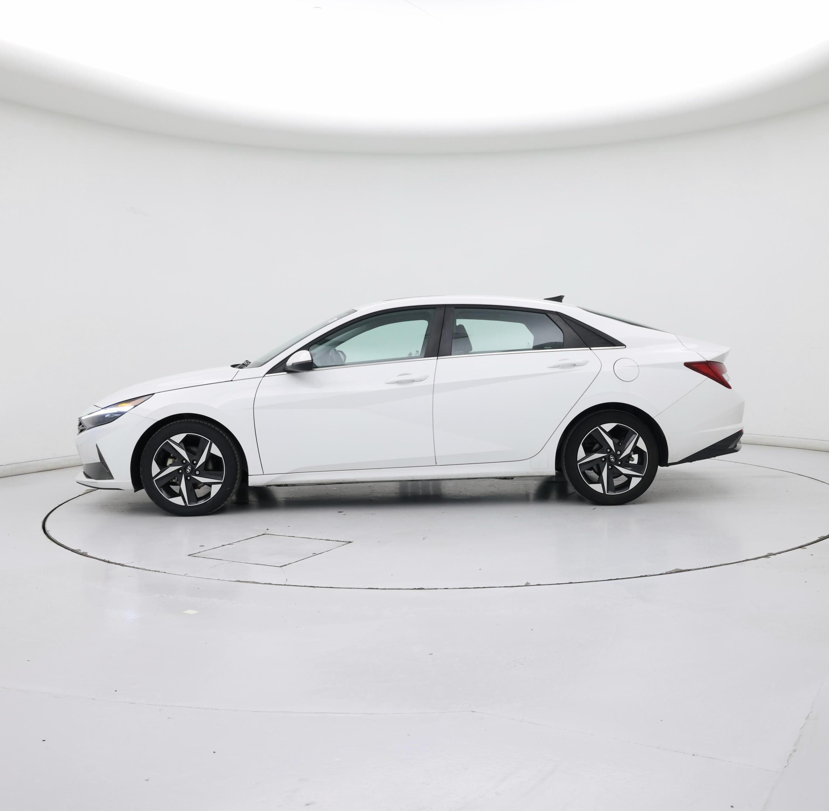 Thumbnail: 2023 Hyundai Elantra - 3