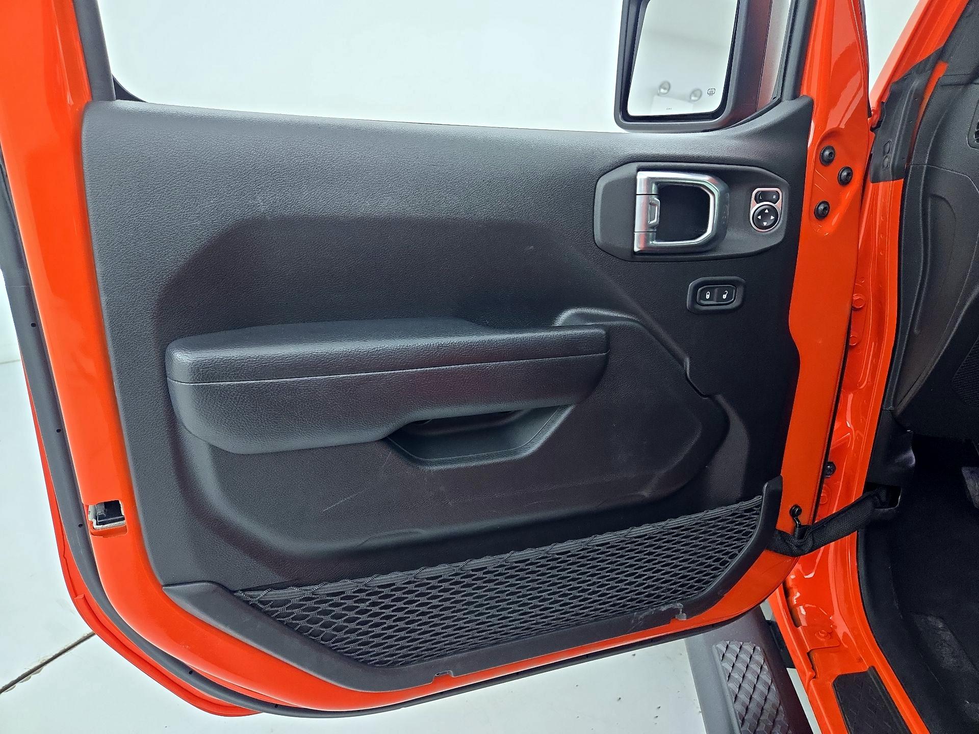 Thumbnail: 2023 Jeep Gladiator - 12