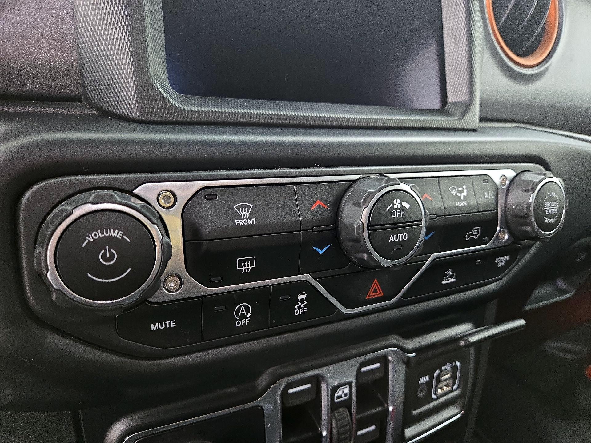 Thumbnail: 2023 Jeep Gladiator - 17