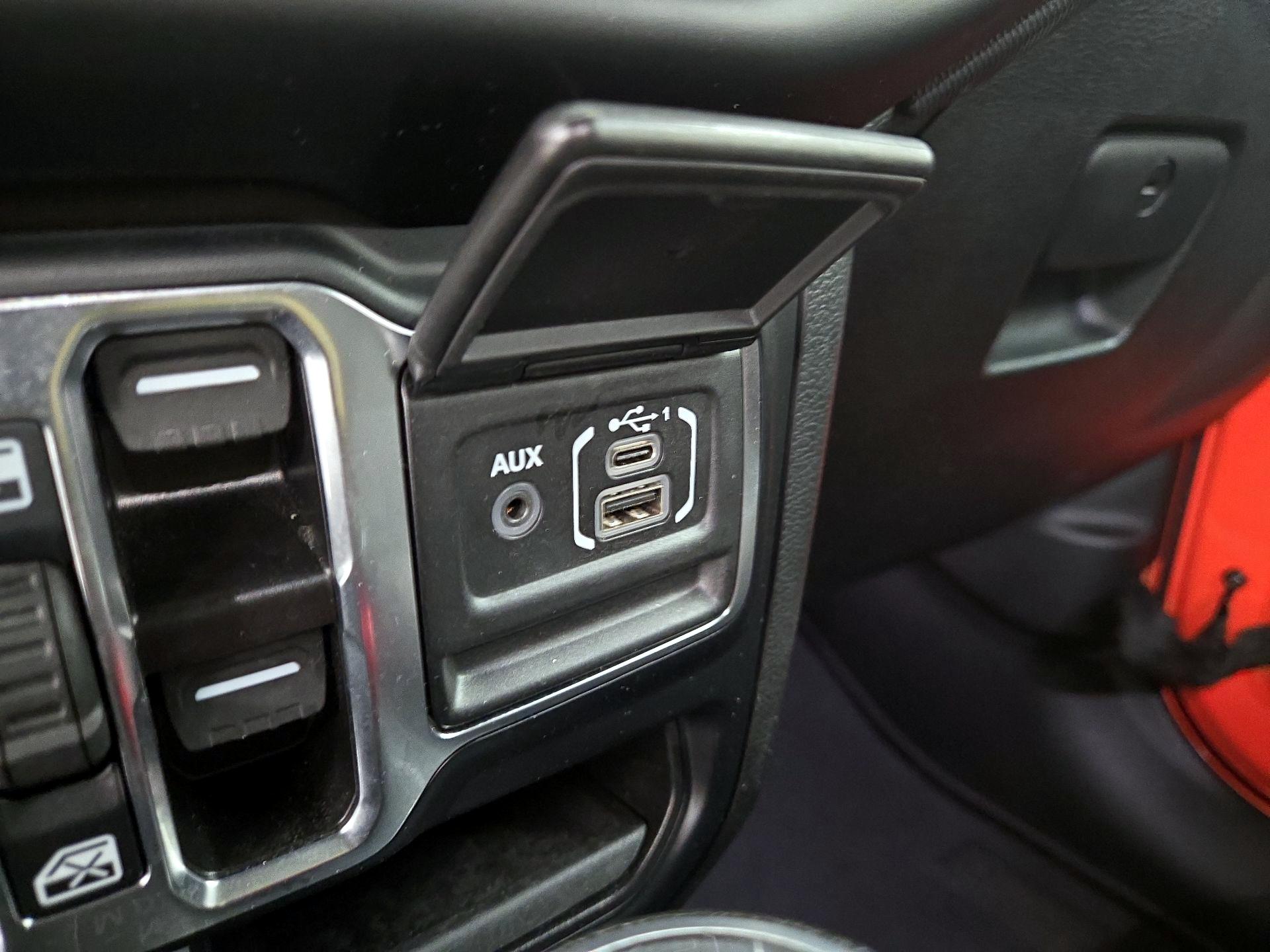 Thumbnail: 2023 Jeep Gladiator - 19