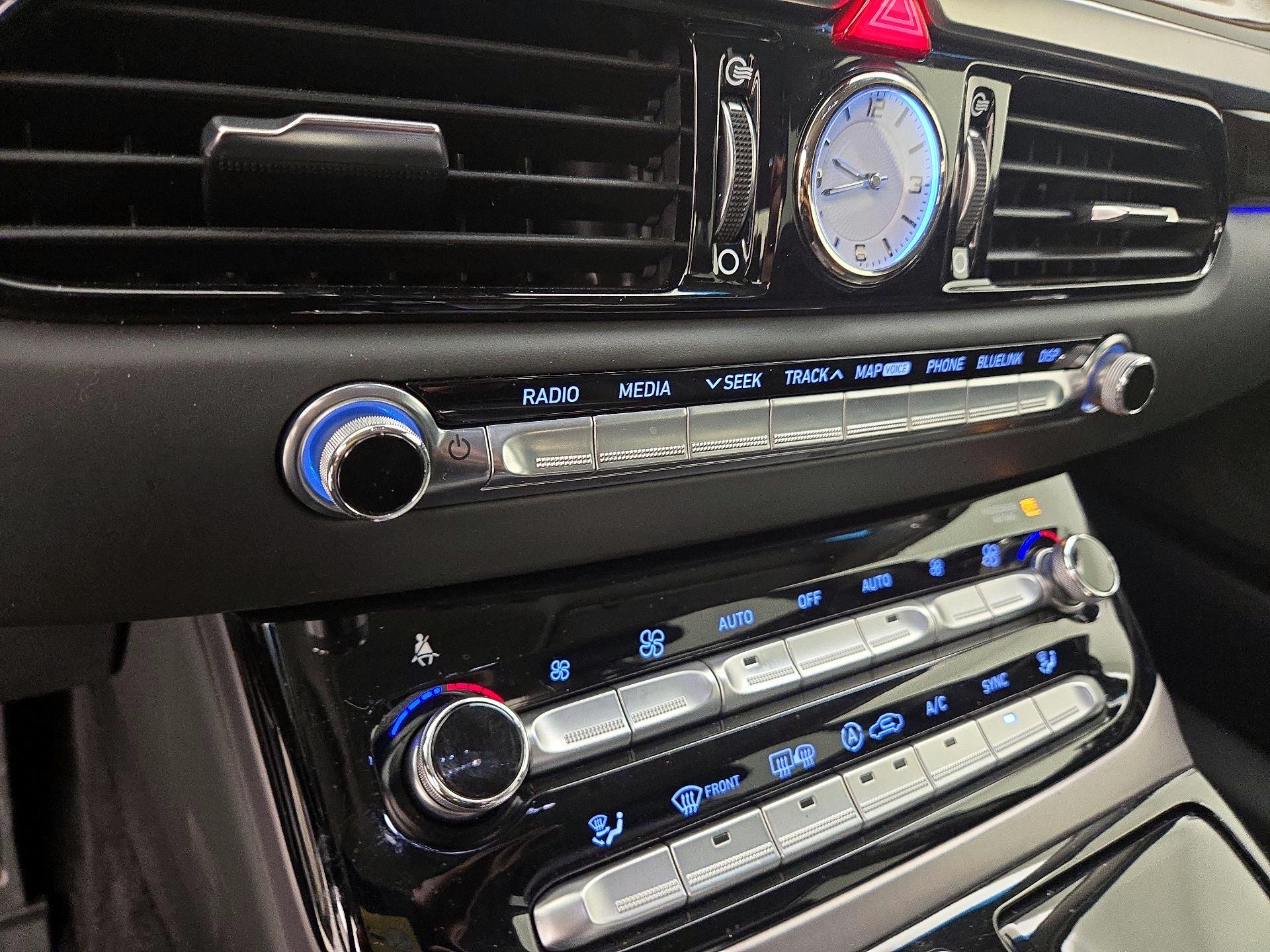 Thumbnail: 2017 Genesis G90 - 16