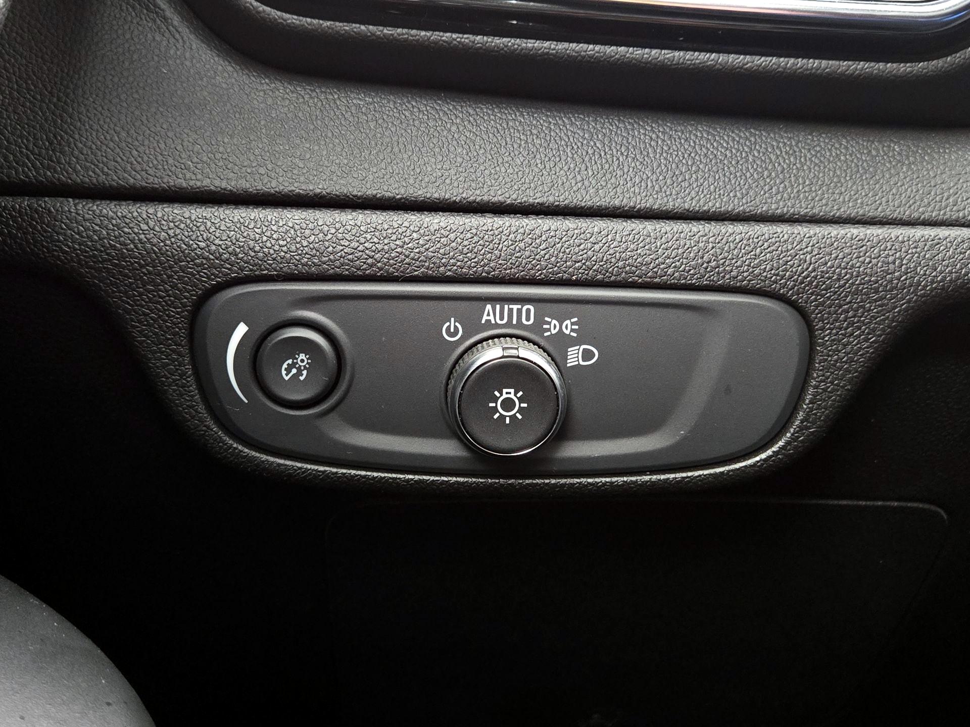 Thumbnail: 2023 Chevrolet Bolt EUV - 13