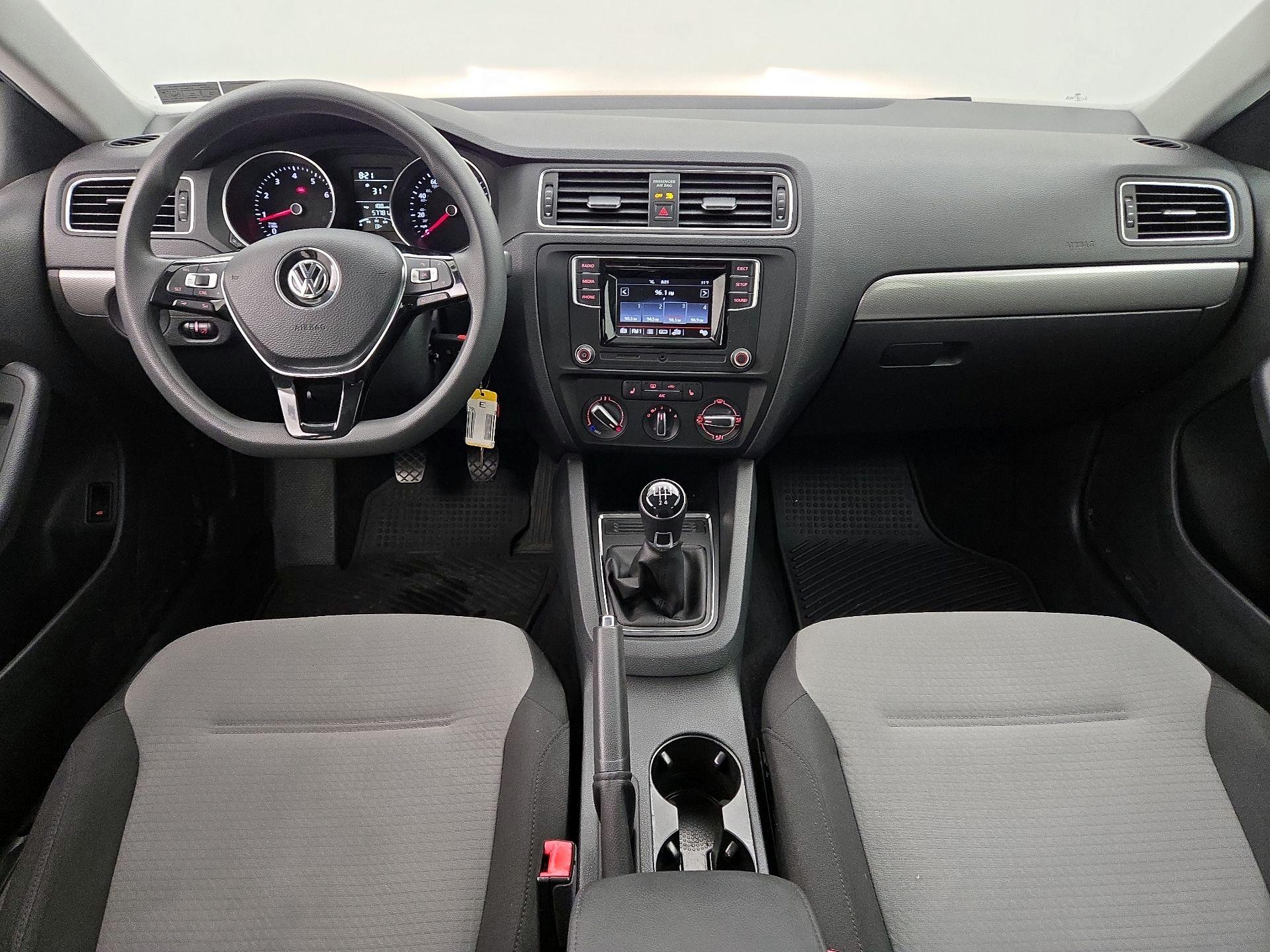 Thumbnail: 2017 Volkswagen Jetta - 9