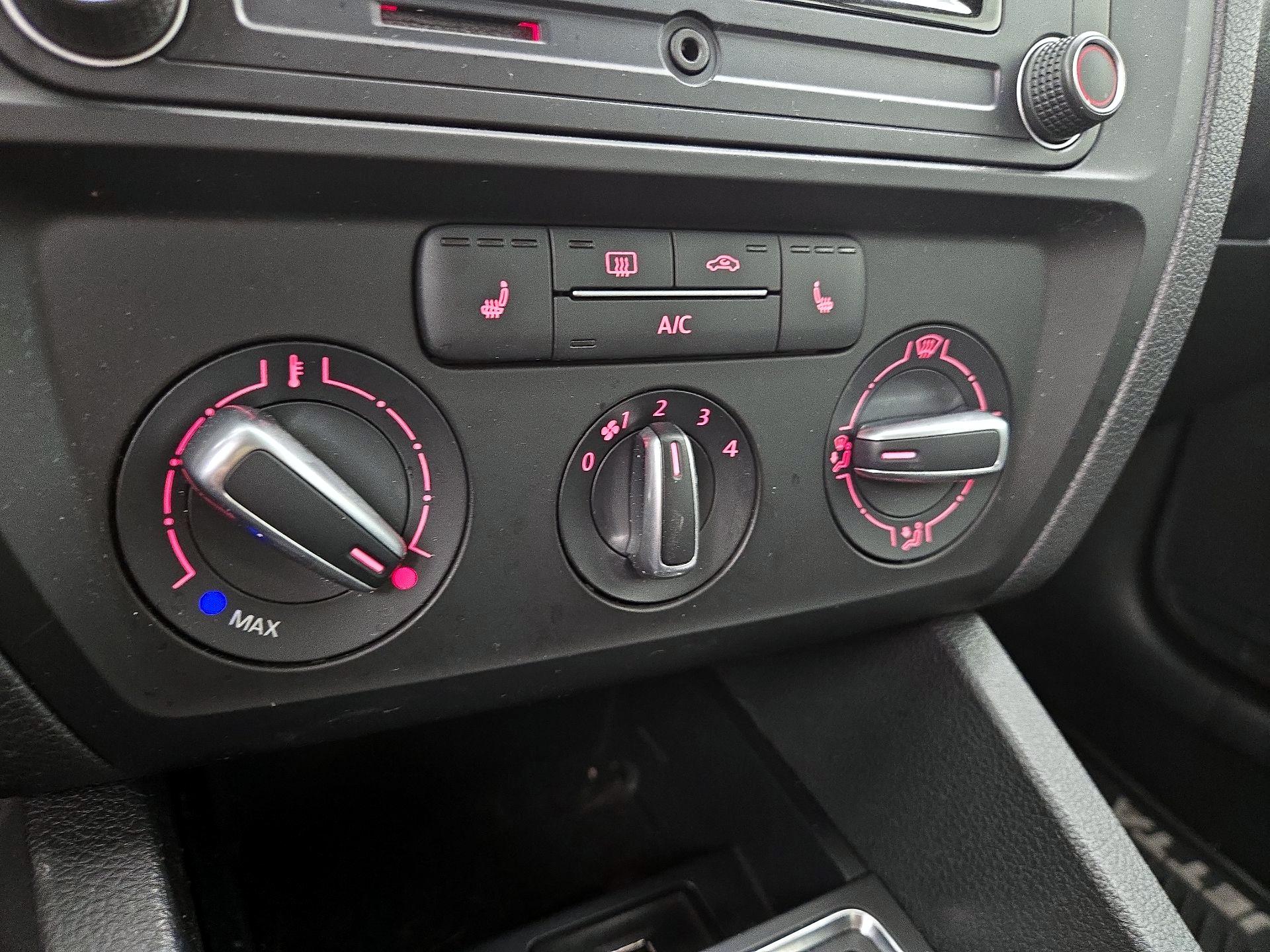 Thumbnail: 2017 Volkswagen Jetta - 16