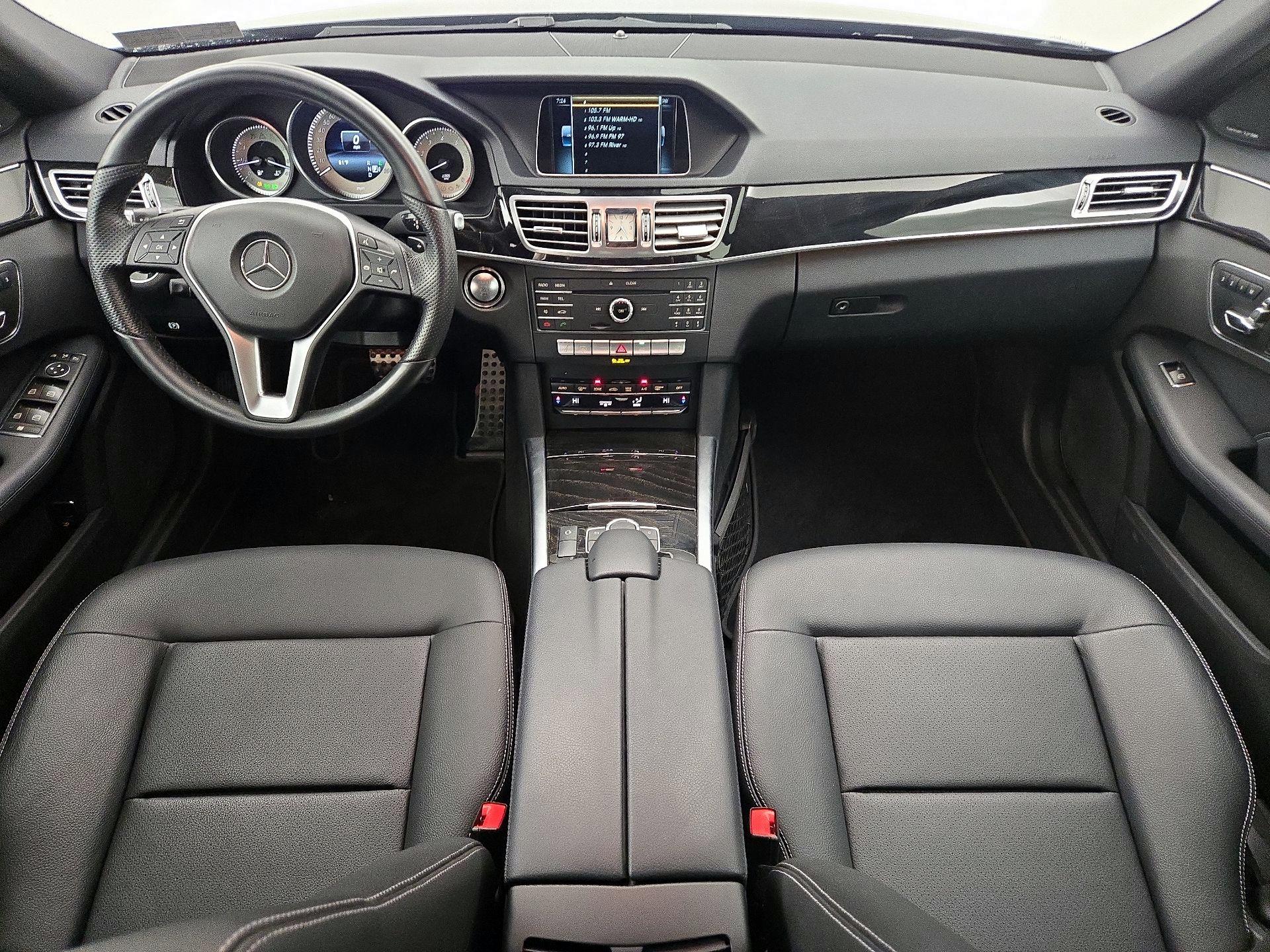 Thumbnail: 2016 Mercedes-Benz E-Class - 9