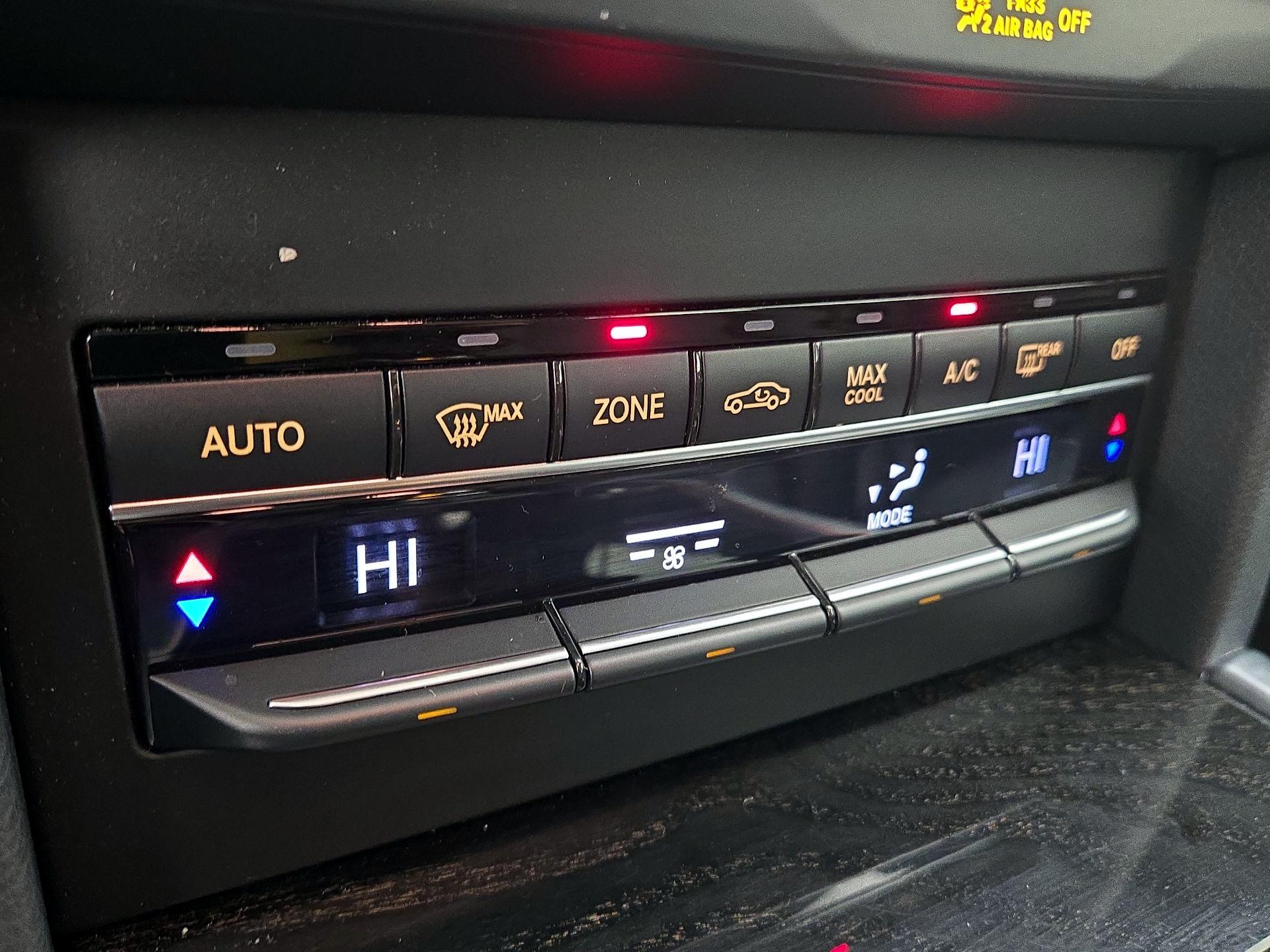 Thumbnail: 2016 Mercedes-Benz E-Class - 16