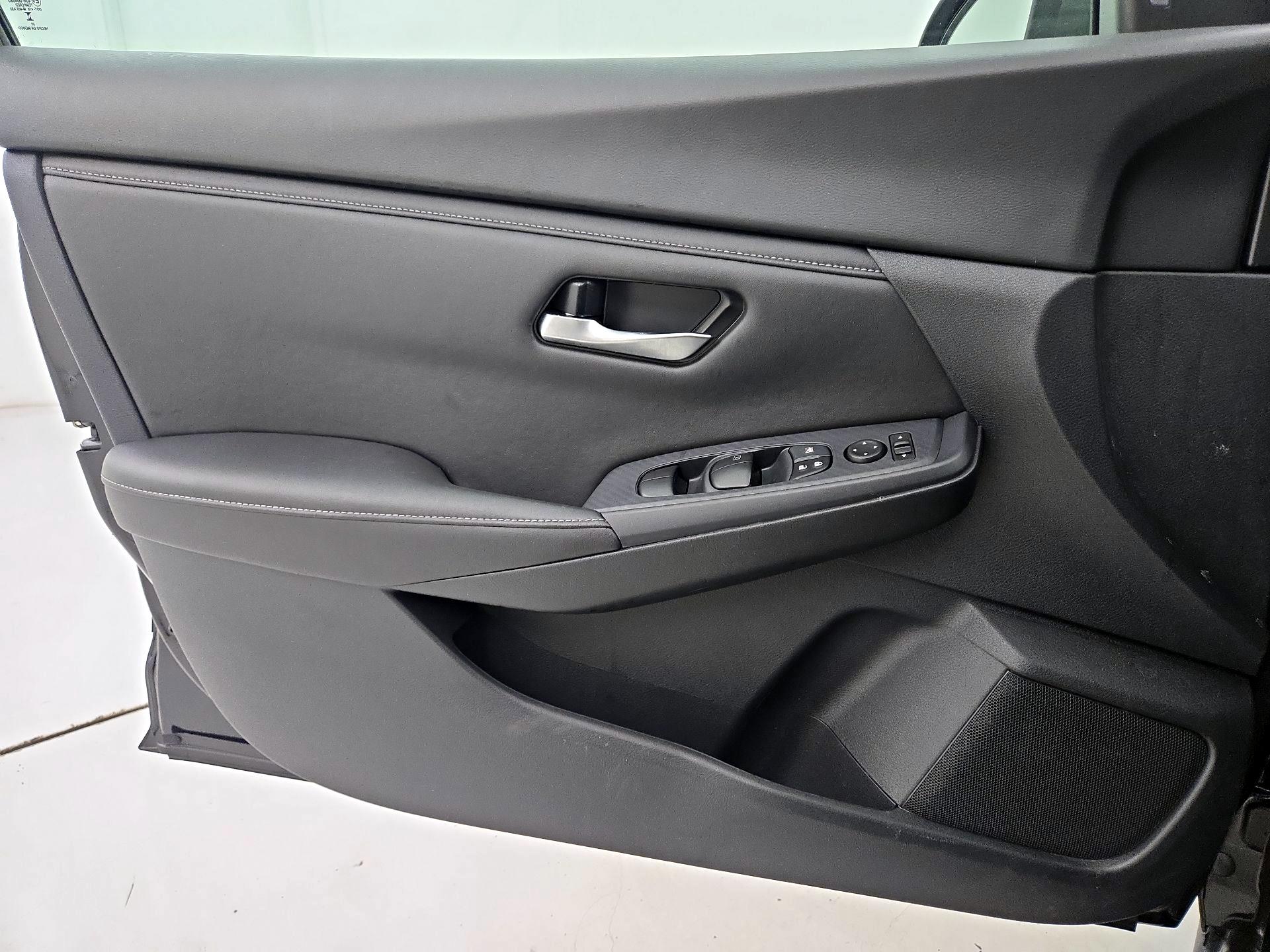 Thumbnail: 2023 Nissan Sentra - 12