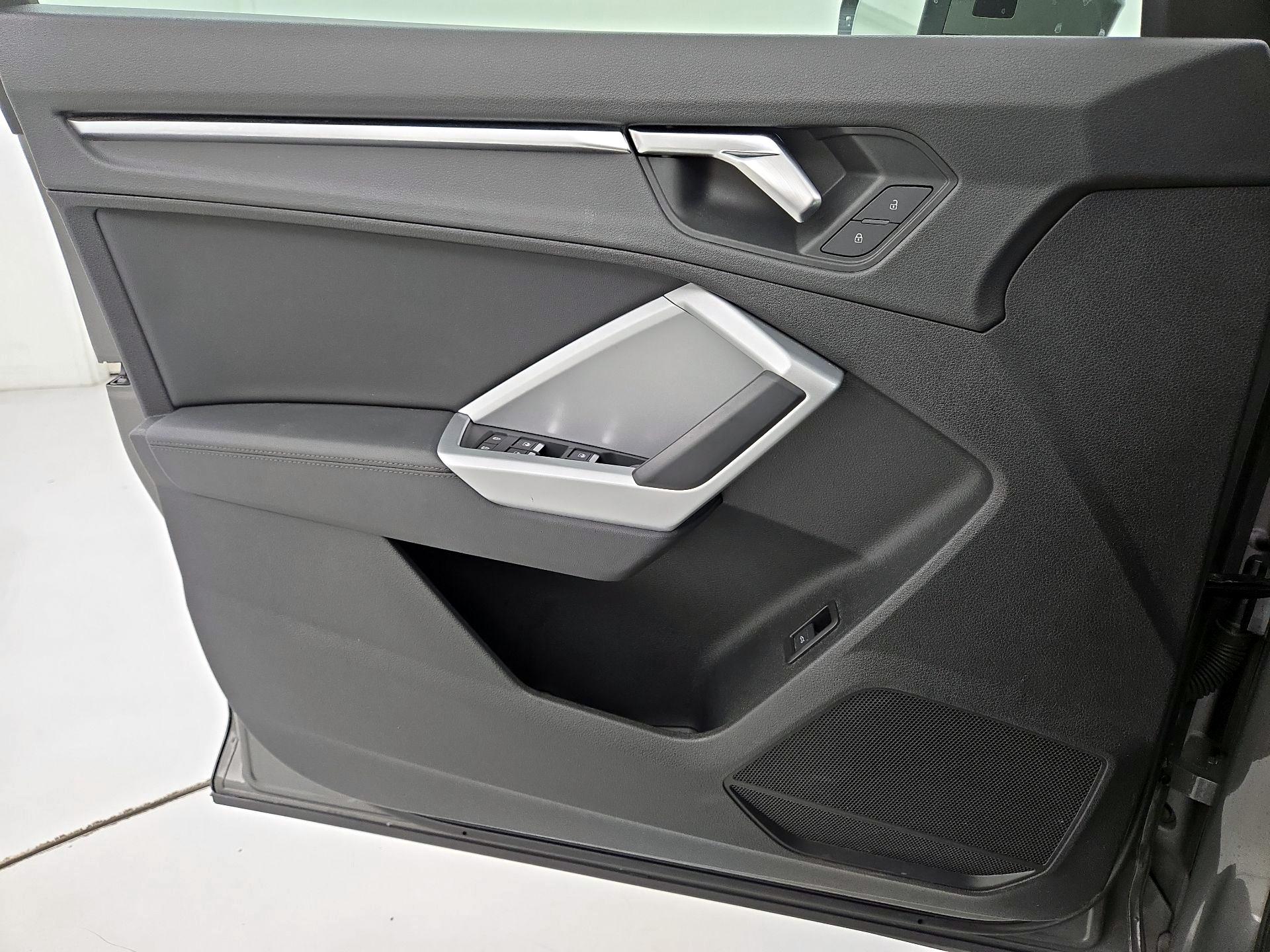 Thumbnail: 2021 Audi Q3 - 12