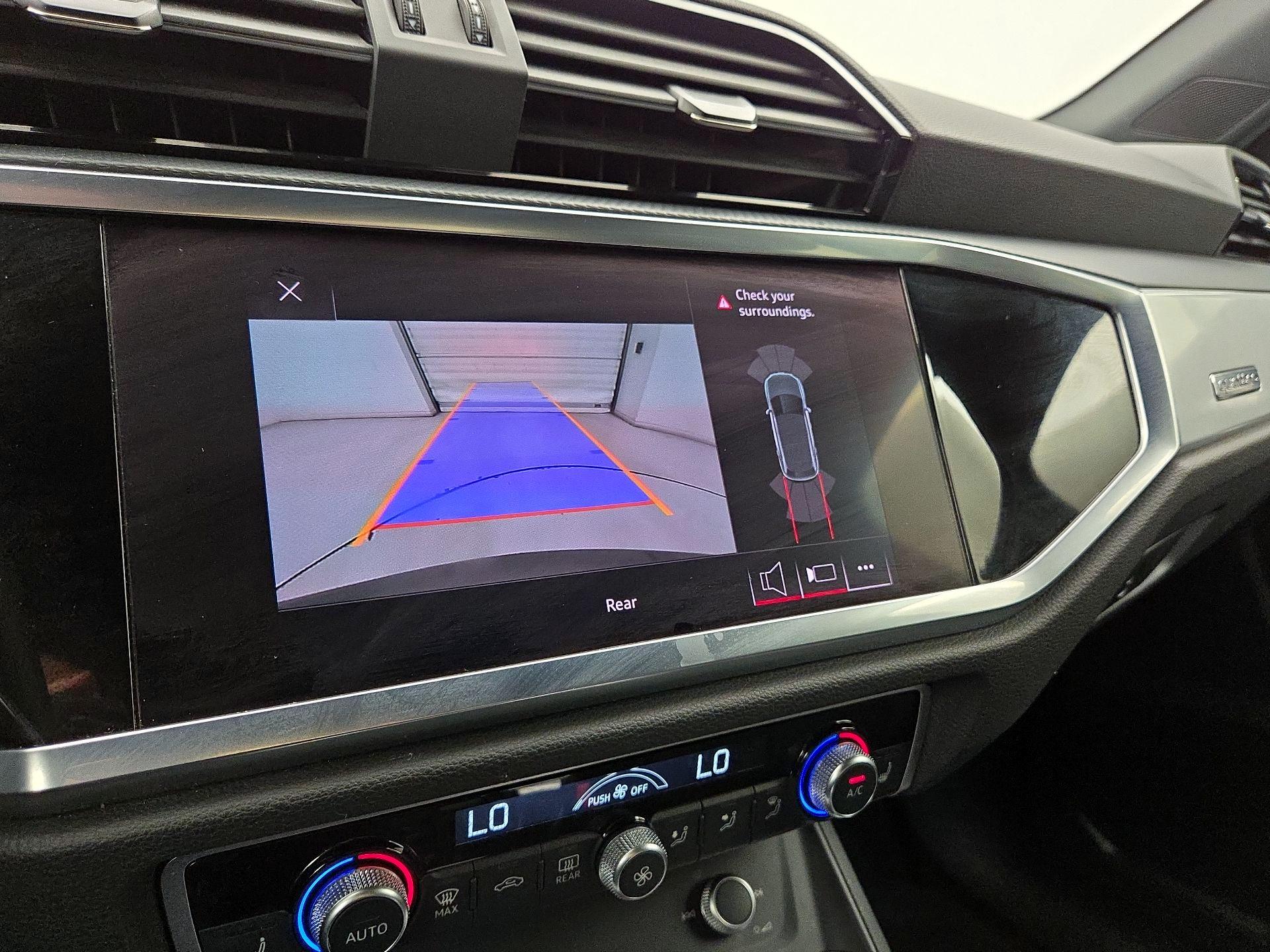 Thumbnail: 2021 Audi Q3 - 14