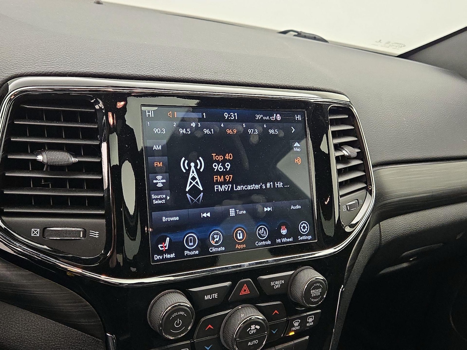 2020 Jeep Grand Cherokee Altitude - Photo 17