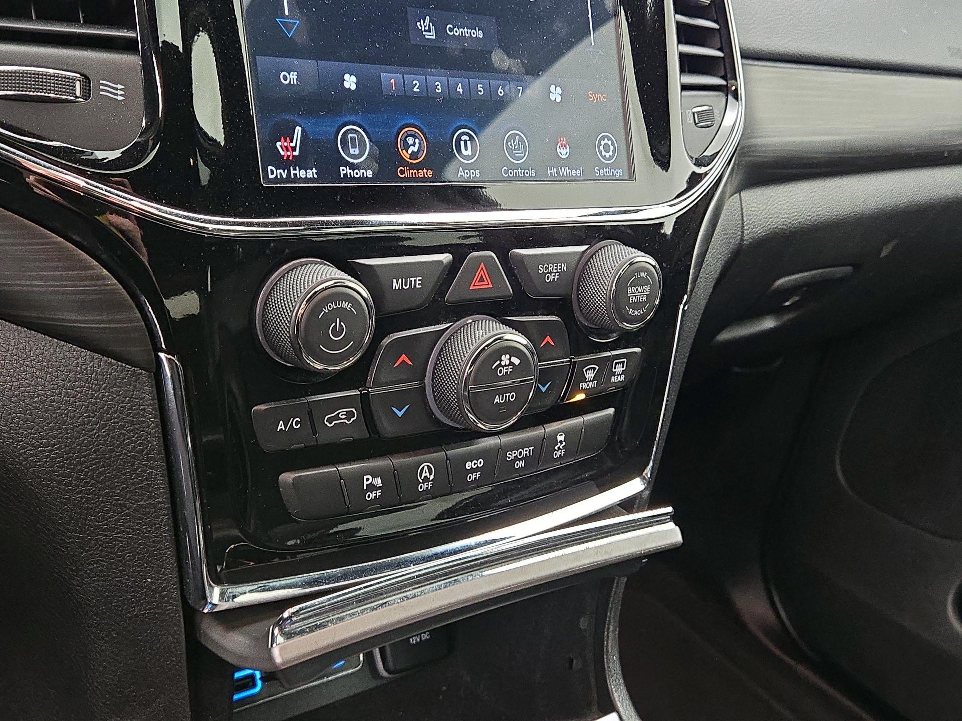 Thumbnail: 2020 Jeep Grand Cherokee - 17