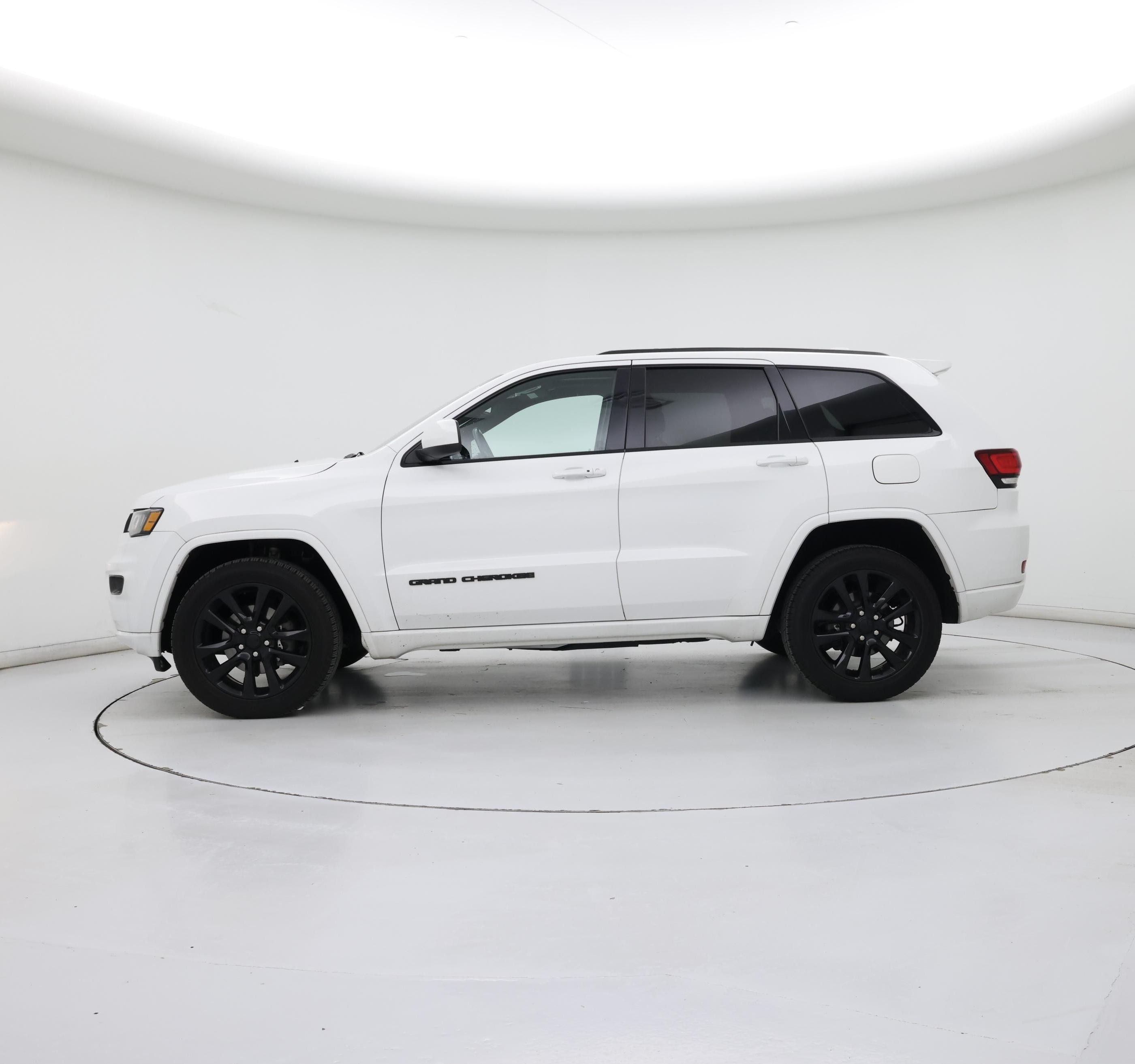 Thumbnail: 2020 Jeep Grand Cherokee - 3