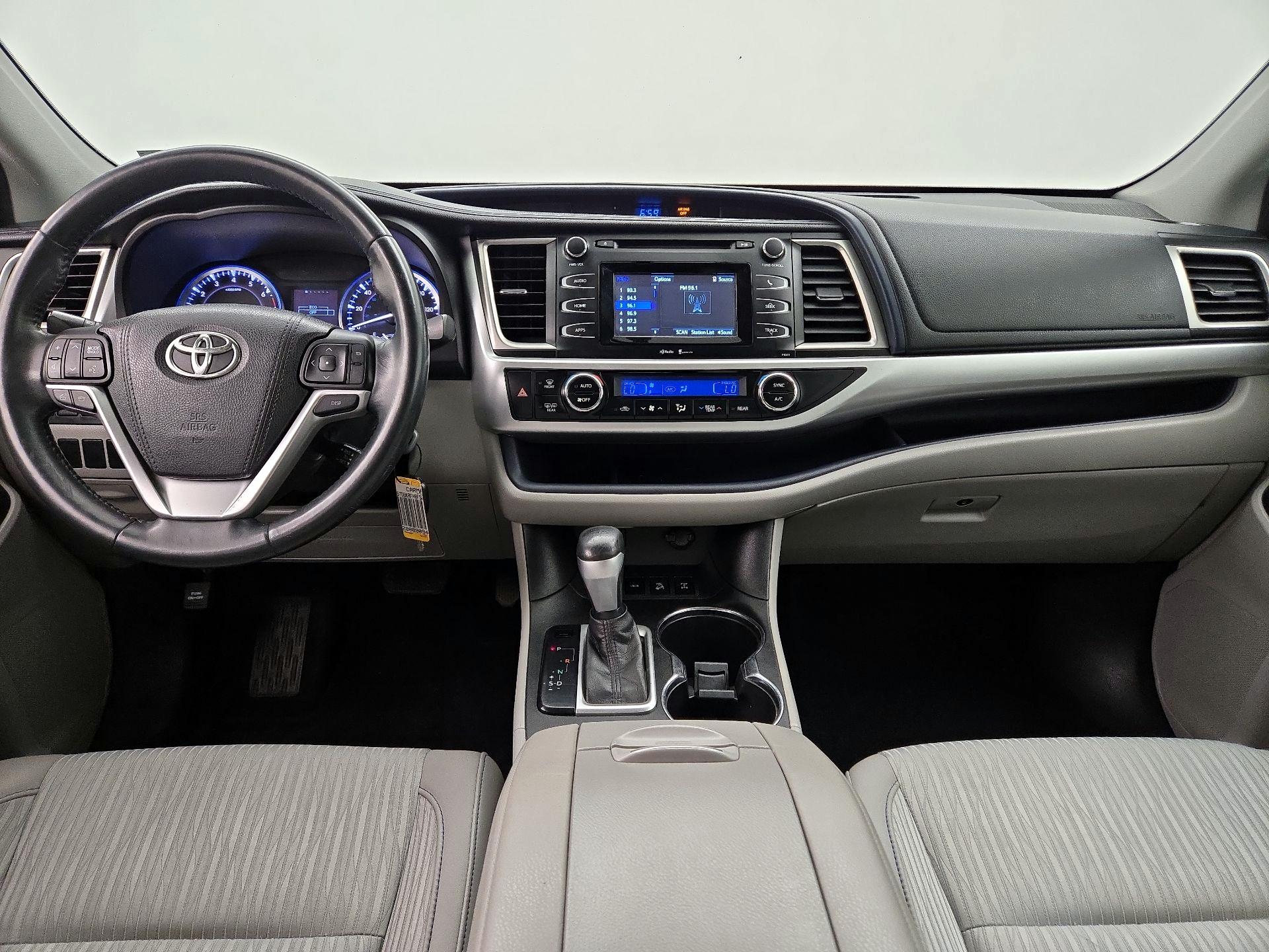 Thumbnail: 2015 Toyota Highlander - 9