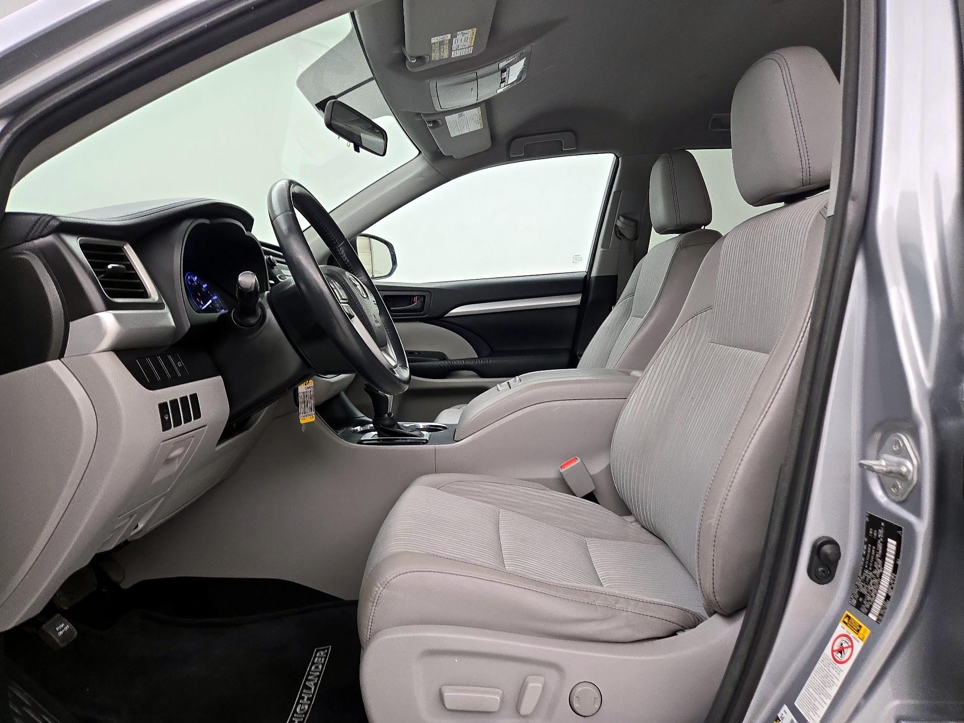 Thumbnail: 2015 Toyota Highlander - 11