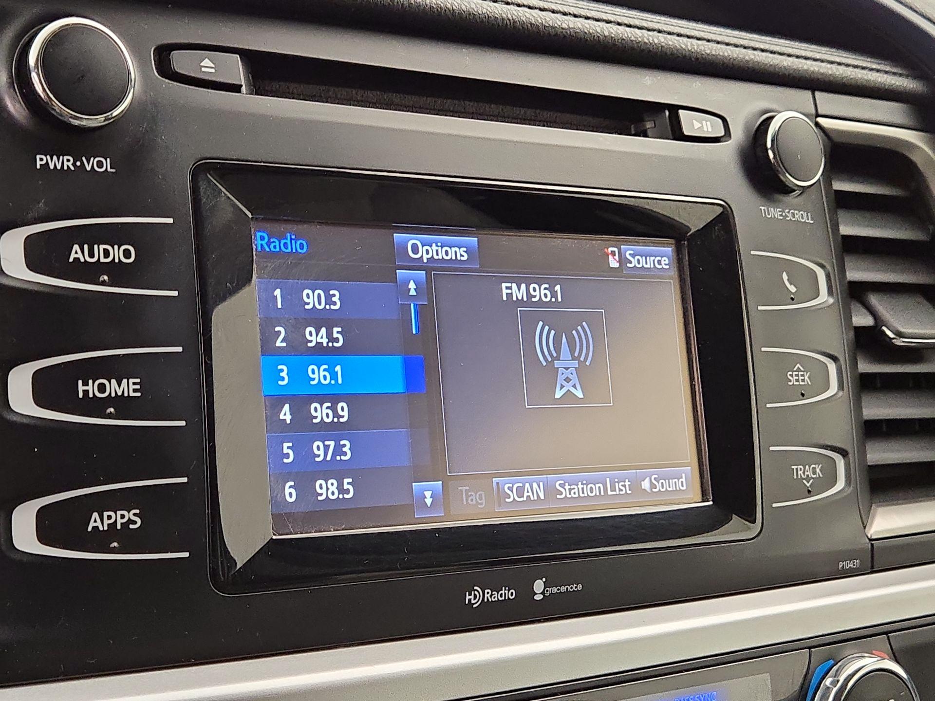 Thumbnail: 2015 Toyota Highlander - 14