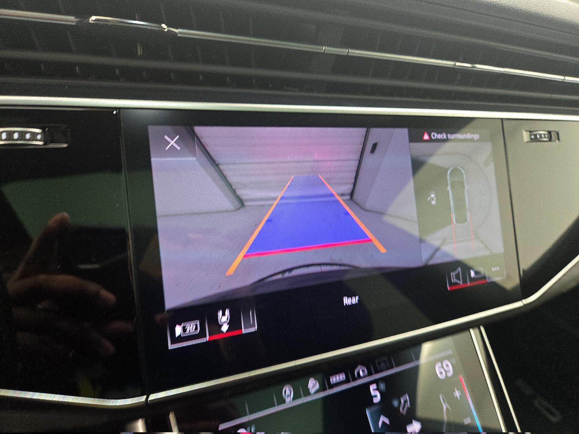 Thumbnail: 2021 Audi Q8 - 14